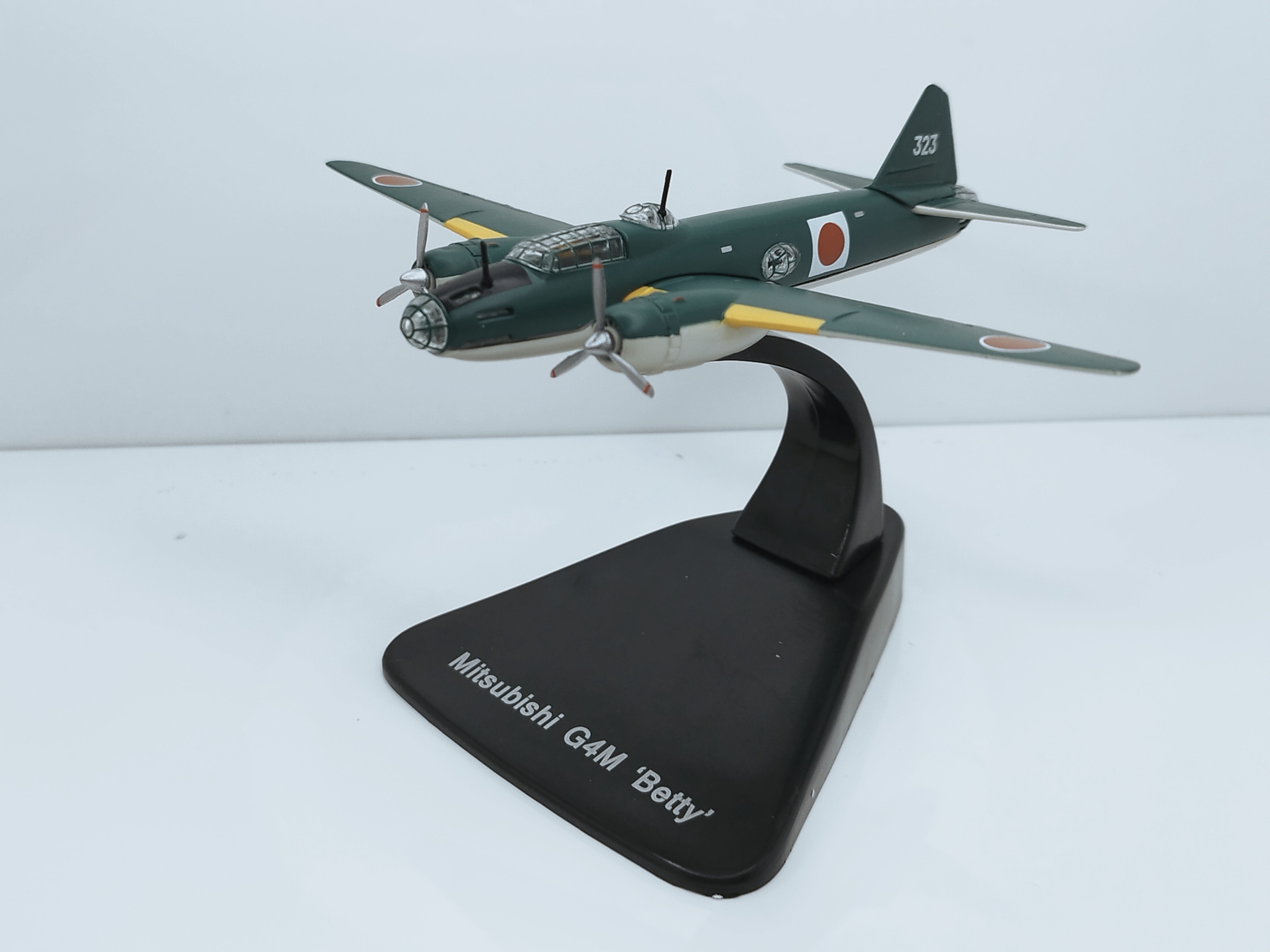 Mitsubishi G4M Betty 1/144 Bombardéry Iiww Atlas