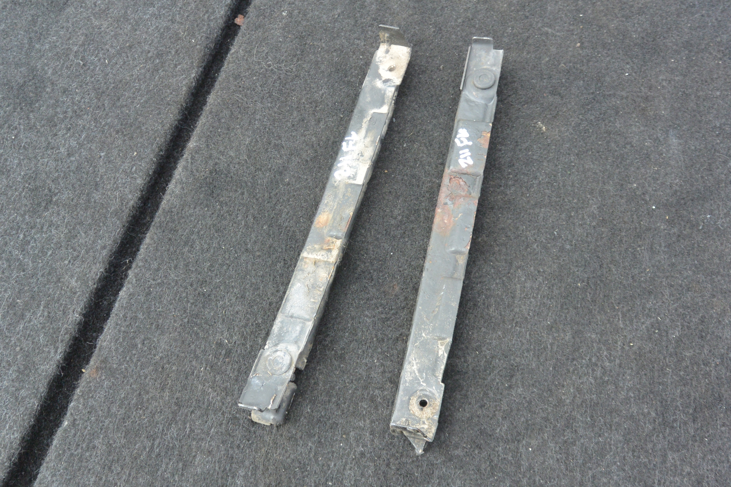 bumper bracket front right left MERCEDES E W211 E-KLASA original