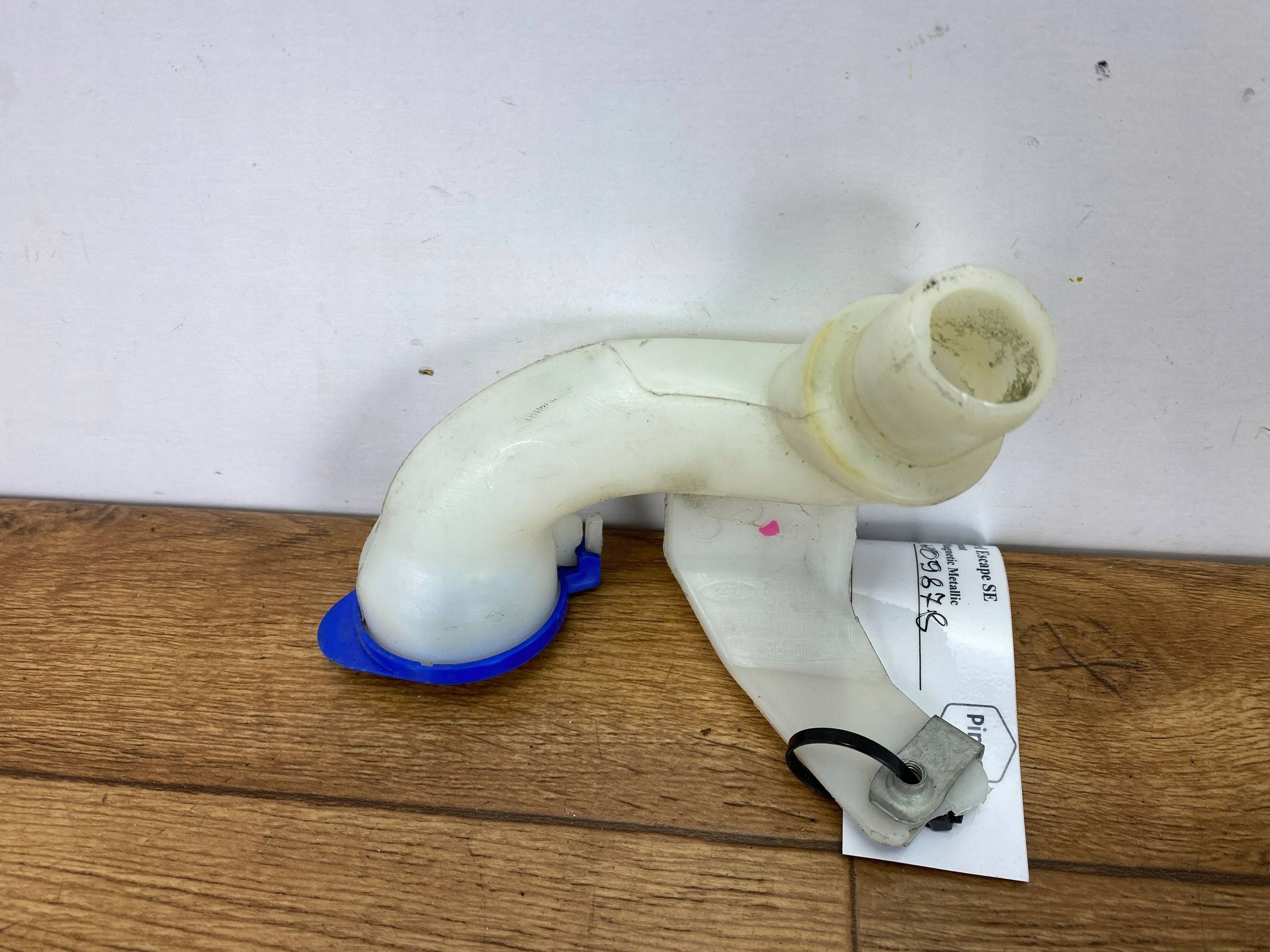 washer fluid tank Ford Escape IV Kuga MK3 2020+