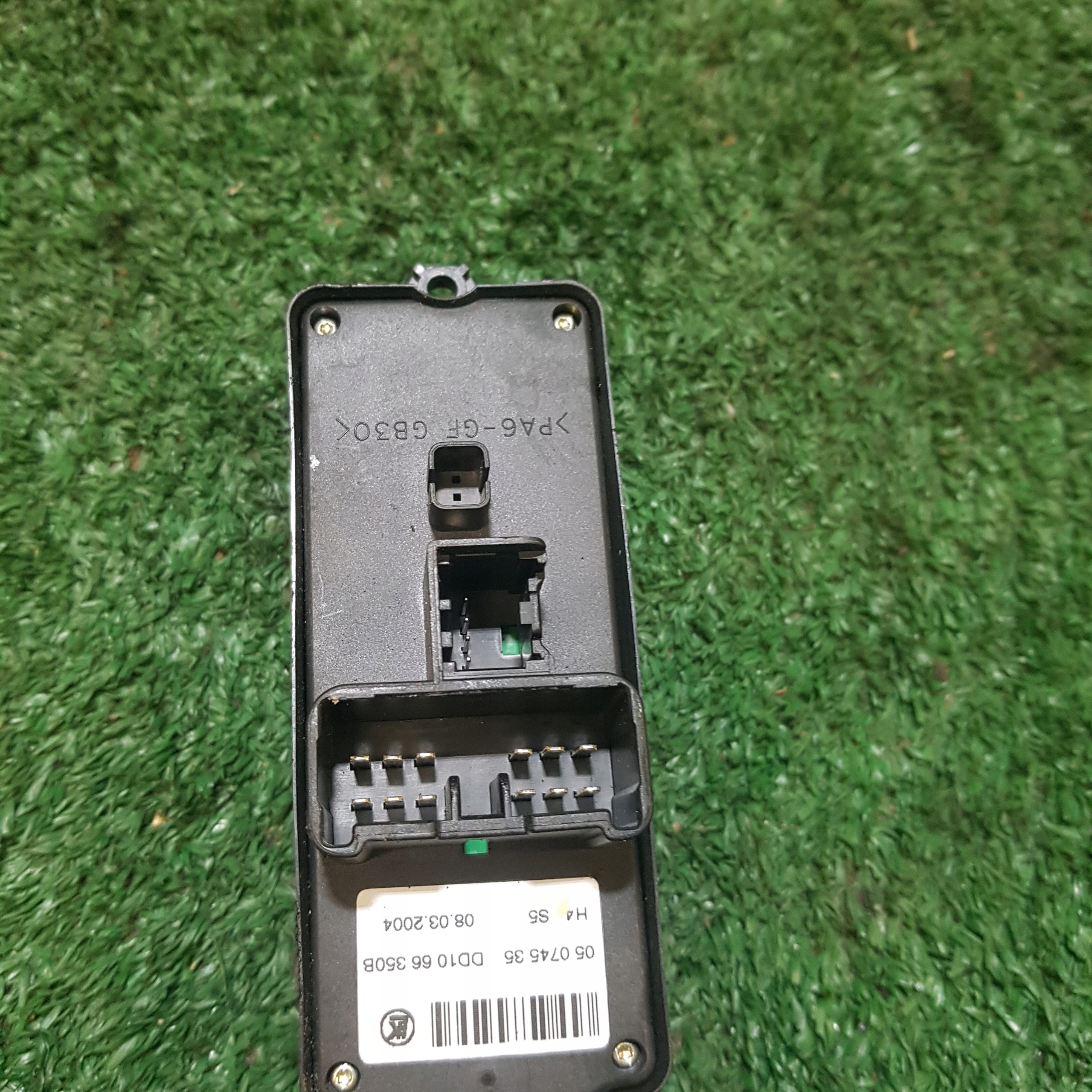 control panel of the window driver´s MAZDA 2 05074535