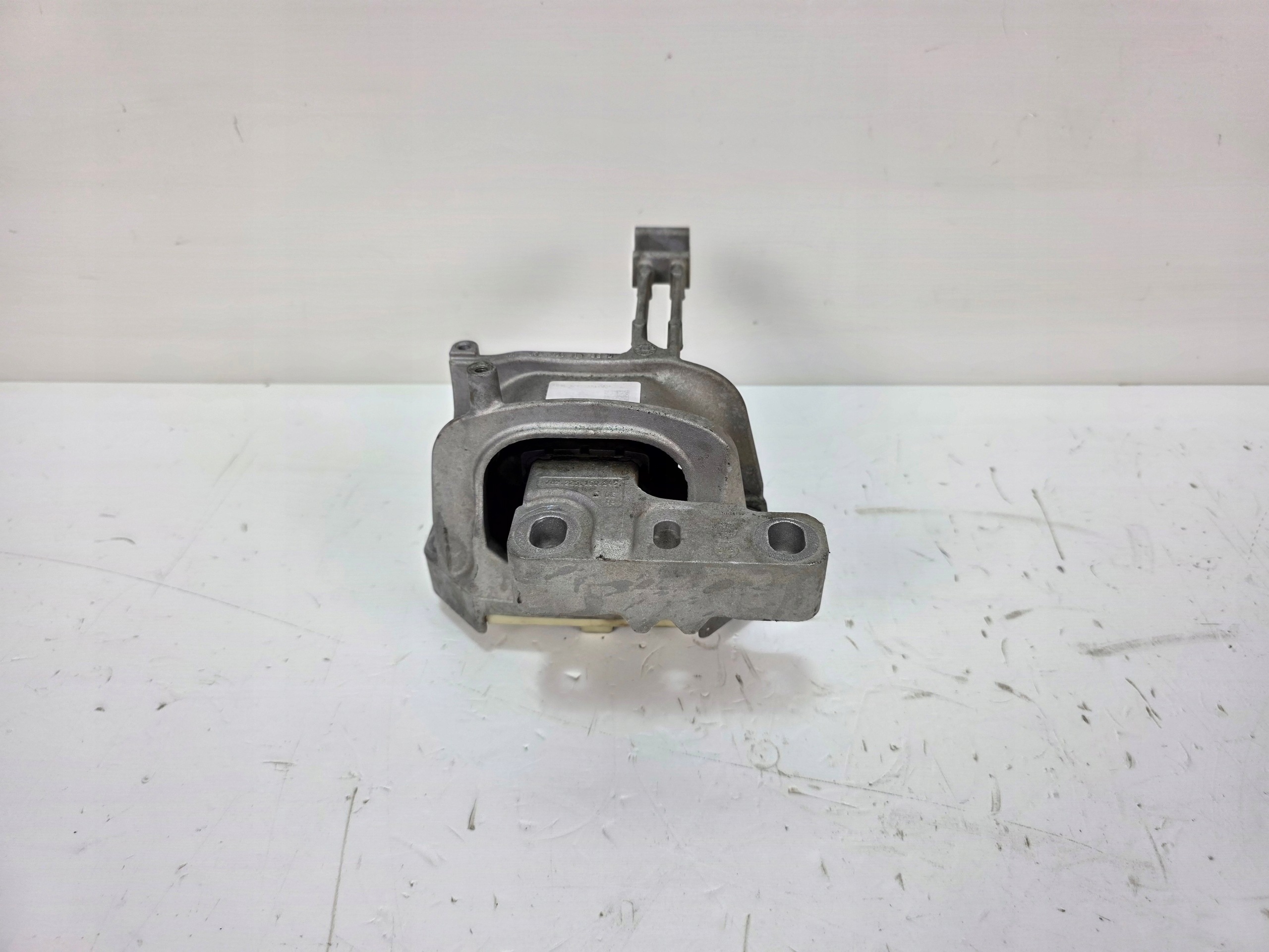 holder engine mount VW SEAT SKODA AUDI 2Q0199262BJ