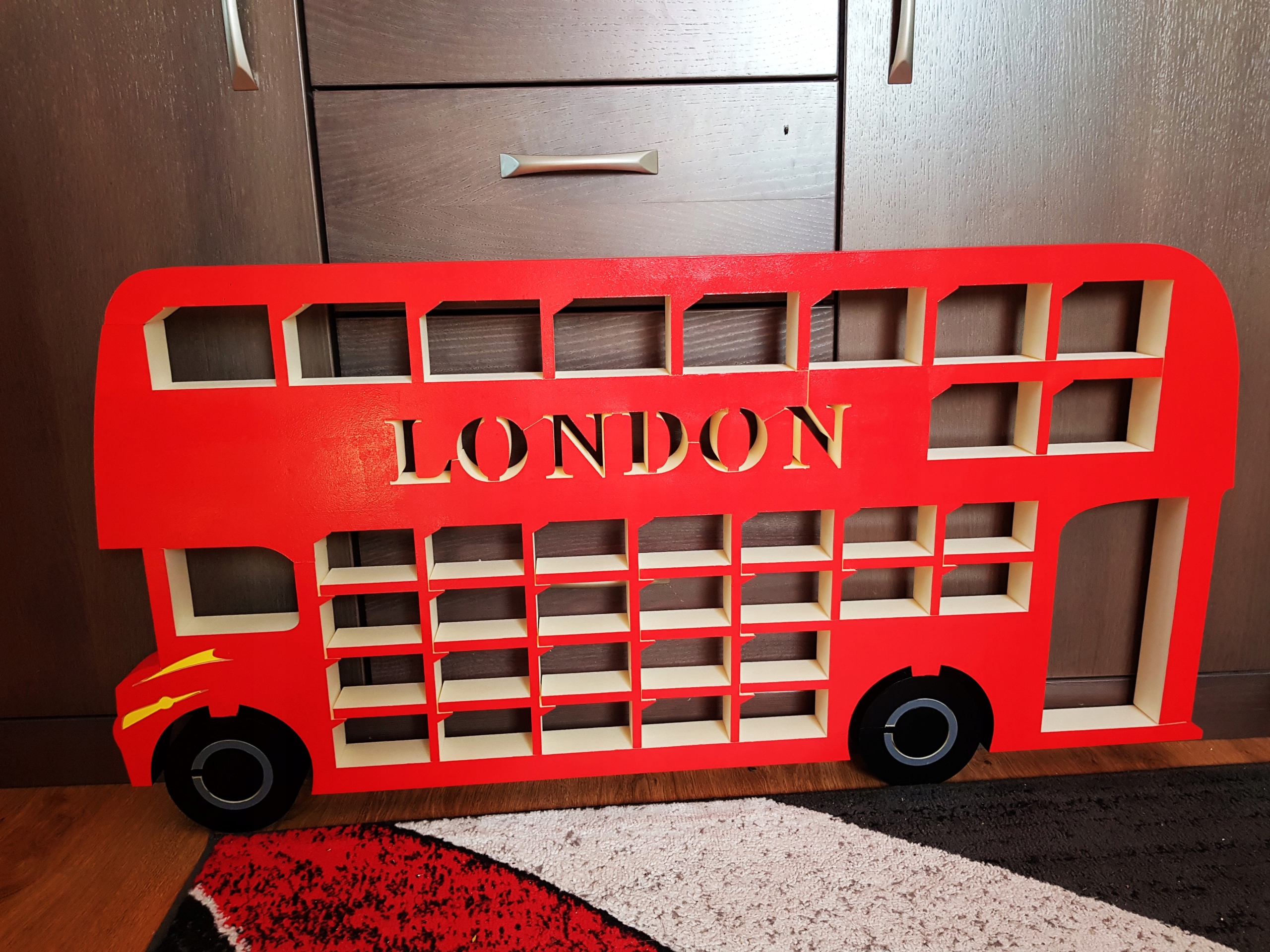 

Malowany Autobus London na resoraki półka autka