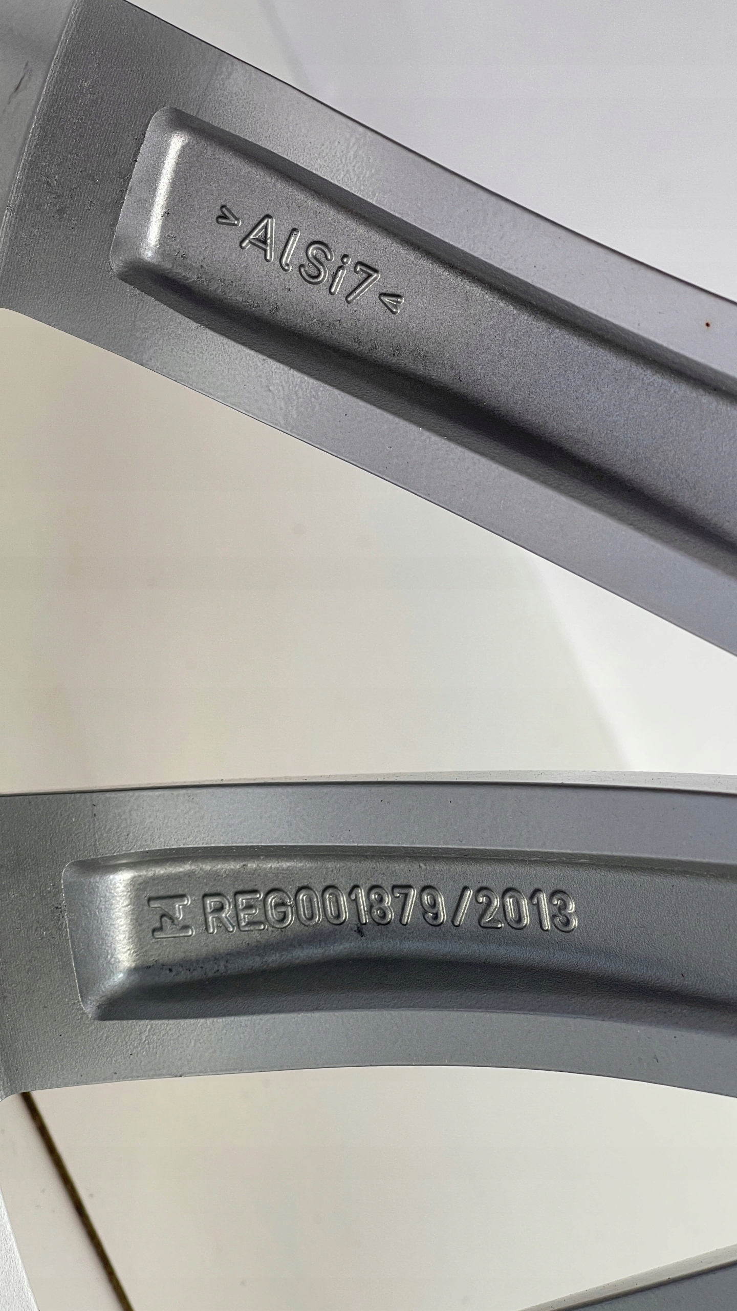 BMW G30 G31 G11 ALUFELGI 19" 8,5Jx19 TE25 5x112 KOMPLET 6861225 Kolor Srebrny