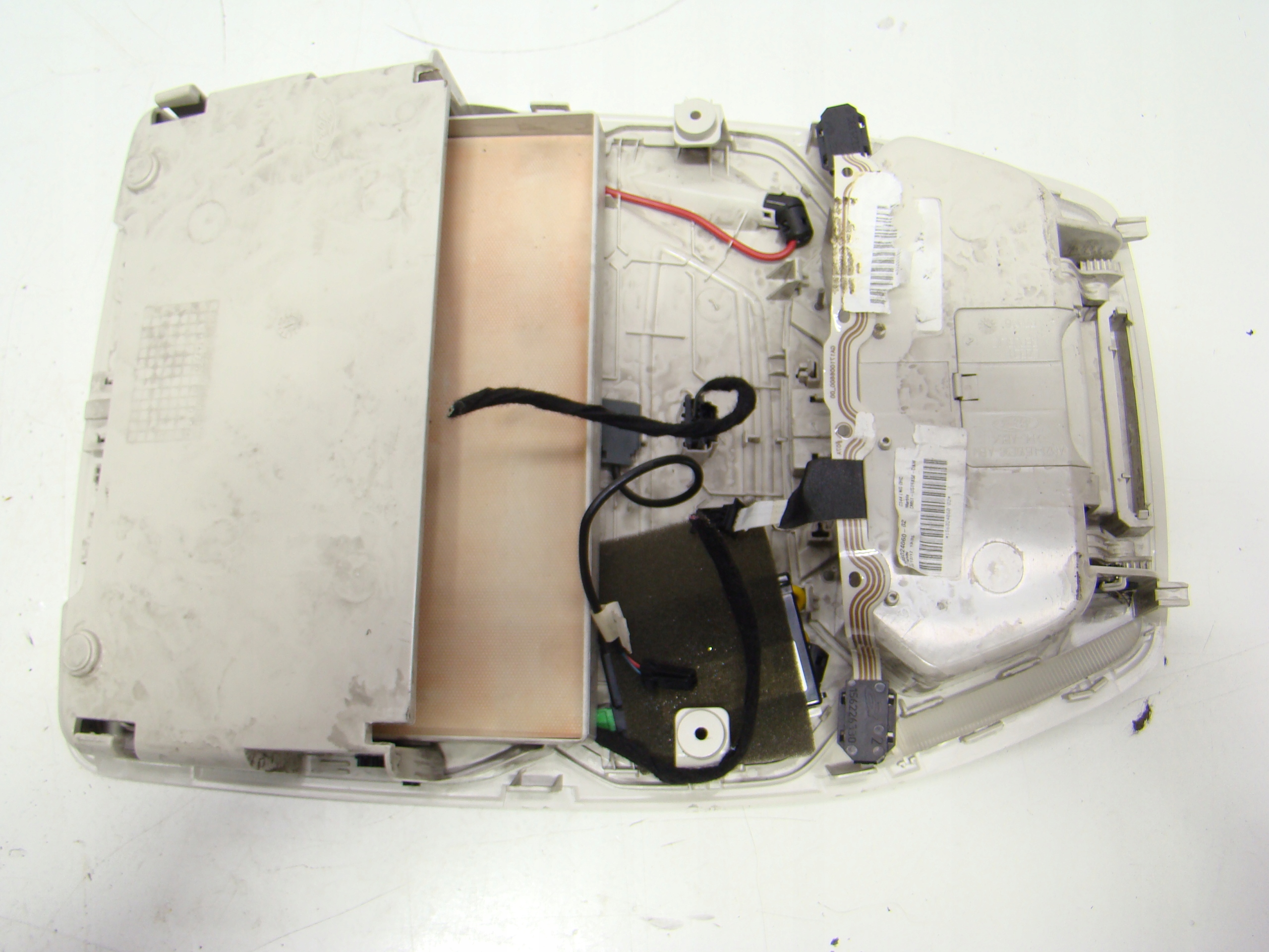 FORD C-MAX MK2, GRAND - LAMPKA SCHOWEK Typ samochodu Samochody osobowe