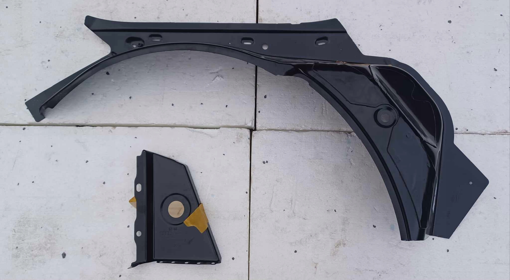 NADKOLE WSPORNIK LEWY TYŁ AUDI E-TRON 2019-