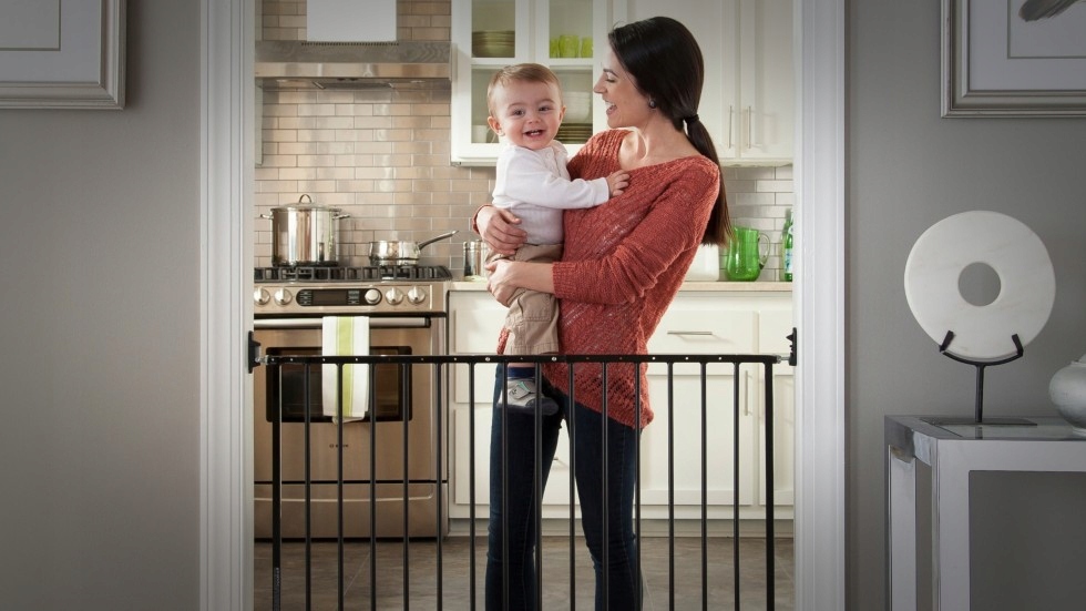 BRAMKA BARIERKA ZABEZPIECZAJĄCA OCHRONNA do drzwi schodów 75-89cm LOFT Wysokość produktu 74 cm