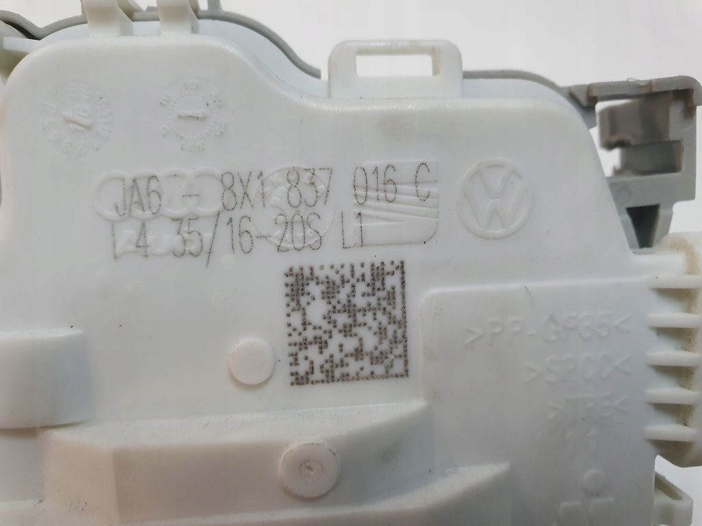 lock door 8X1837016C VW SKODA AUDI original