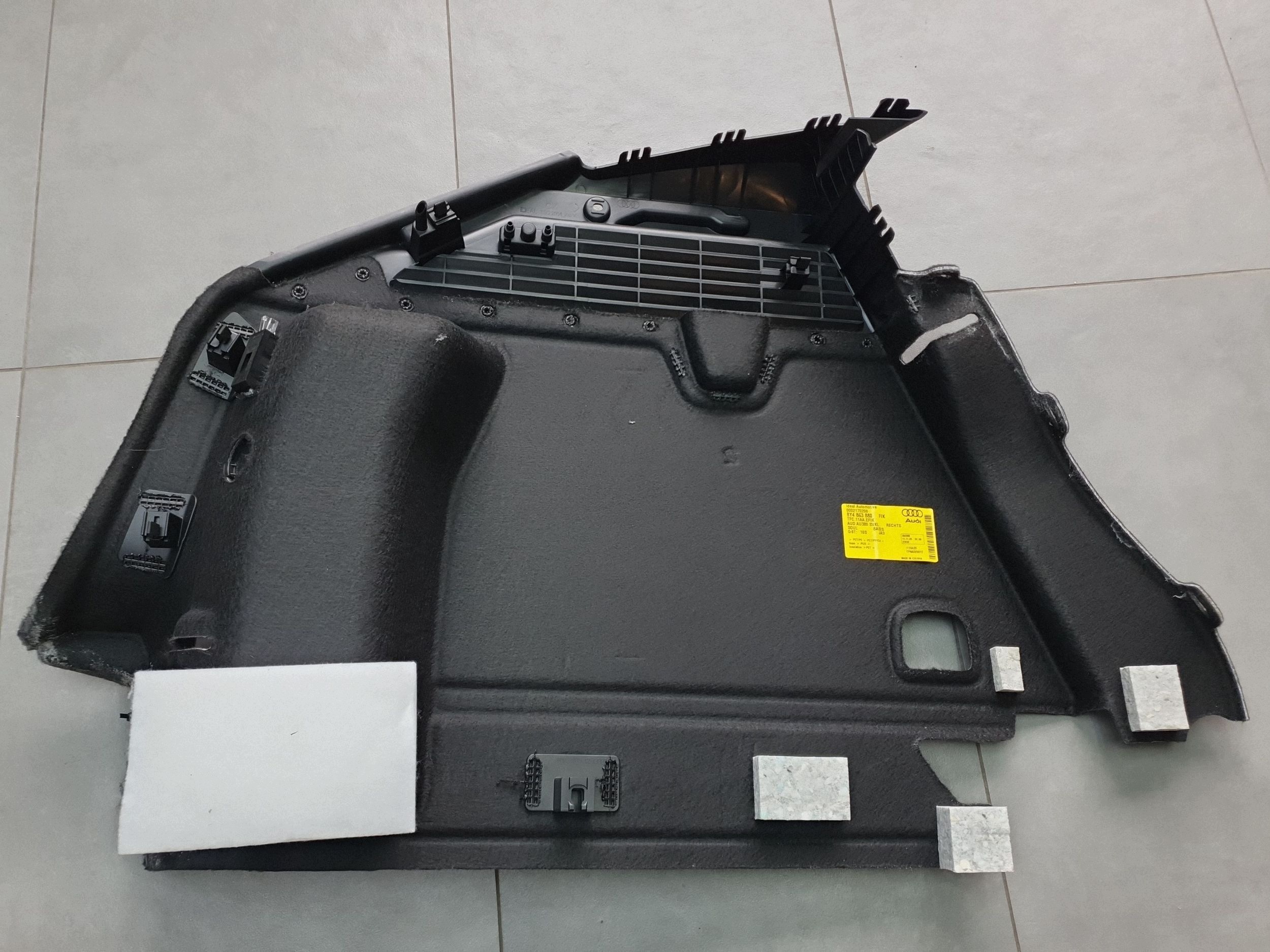 Audi A3 8Y hb boot upholstery right rear part 8Y4863880