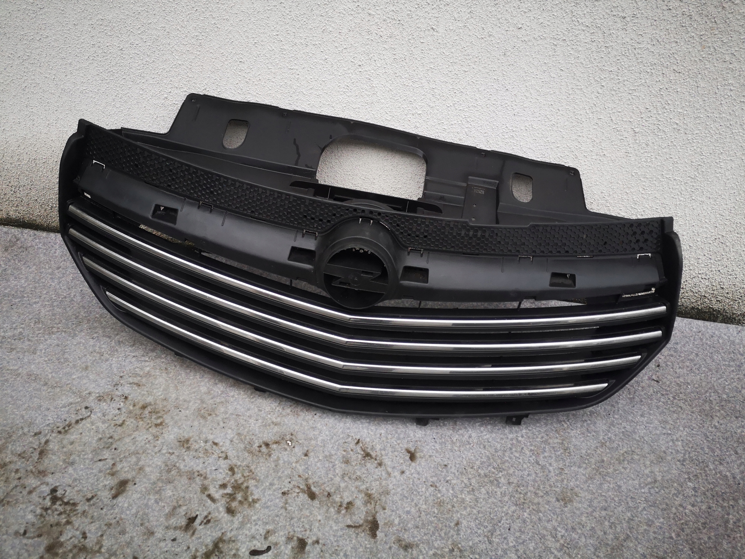 opel VIVARO b 2 II 14- решетка радиатора