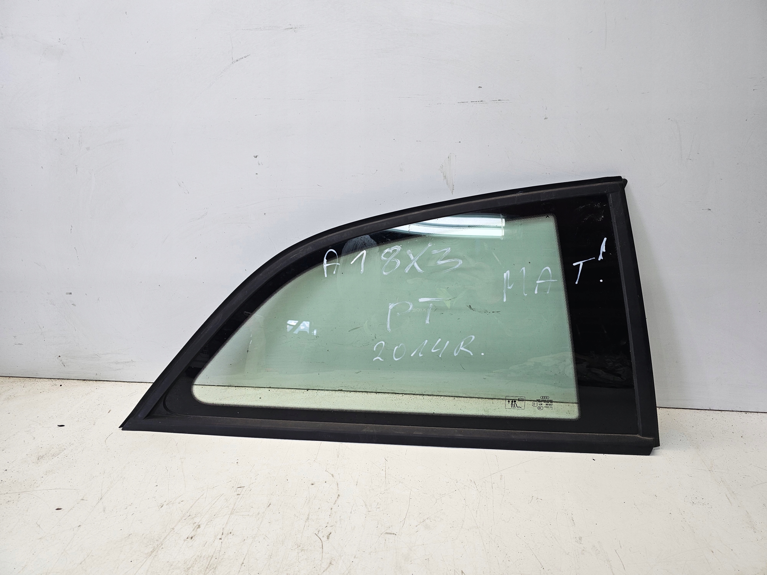 window bodywork MAT AUDI A1 8X3 3-door right rear part 2014R