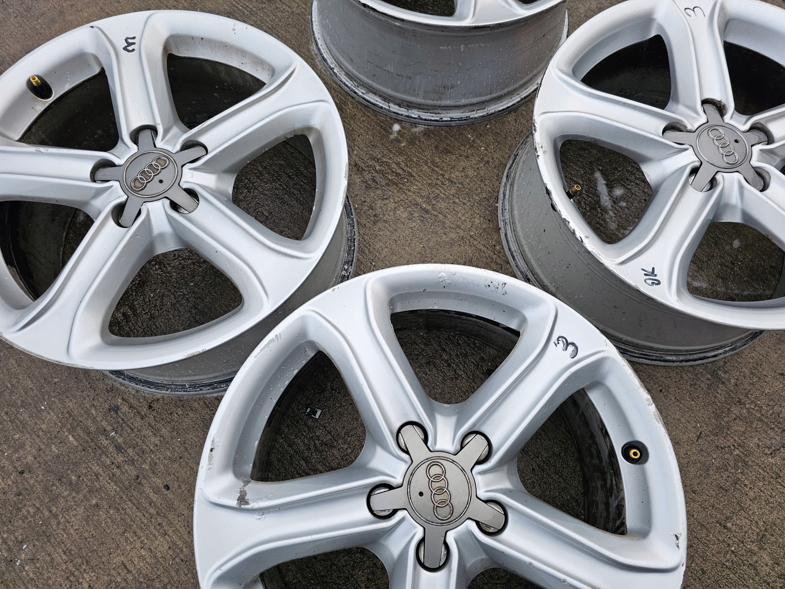 disc discs AUDI A4 A5 A6 7.5J R17 ET45 8K0601025BK