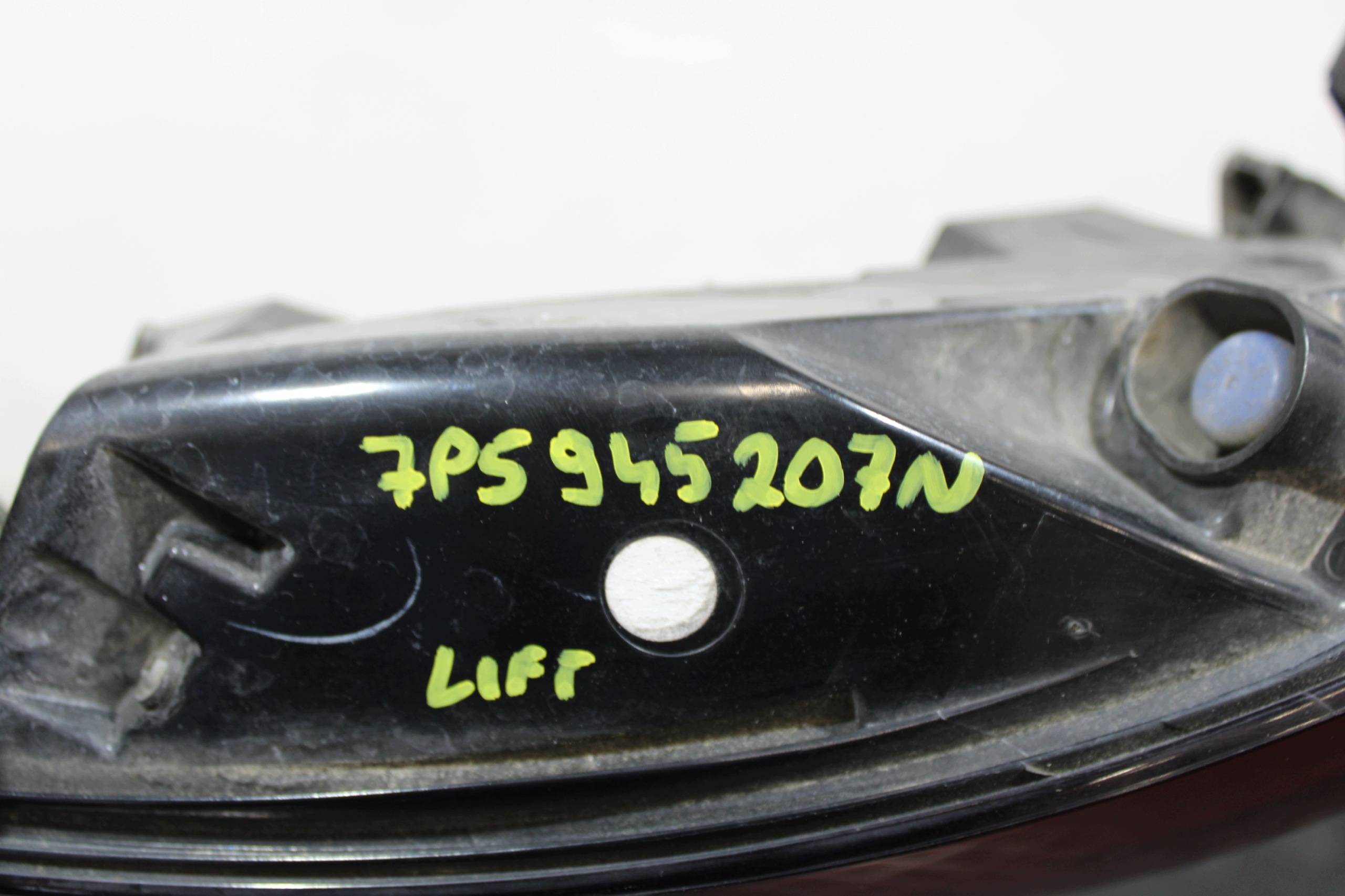 light left rear part left rear 7P5945207N PORSCHE CAYENNE II 2 7P5 LIFT