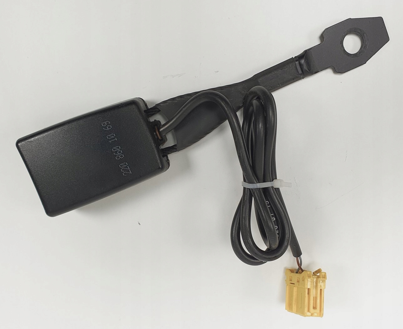 ZAPINKA PASA PRZÓD MERCEDES W220 2208601069