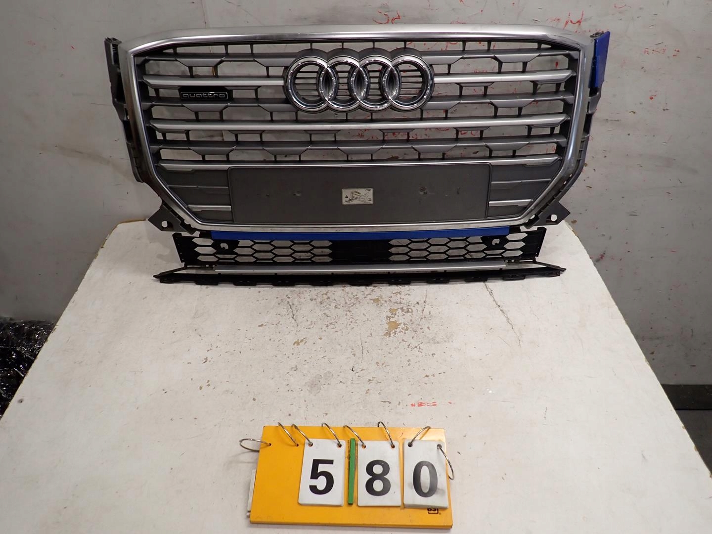 Grill AUDI Q2 2016- 81A853651