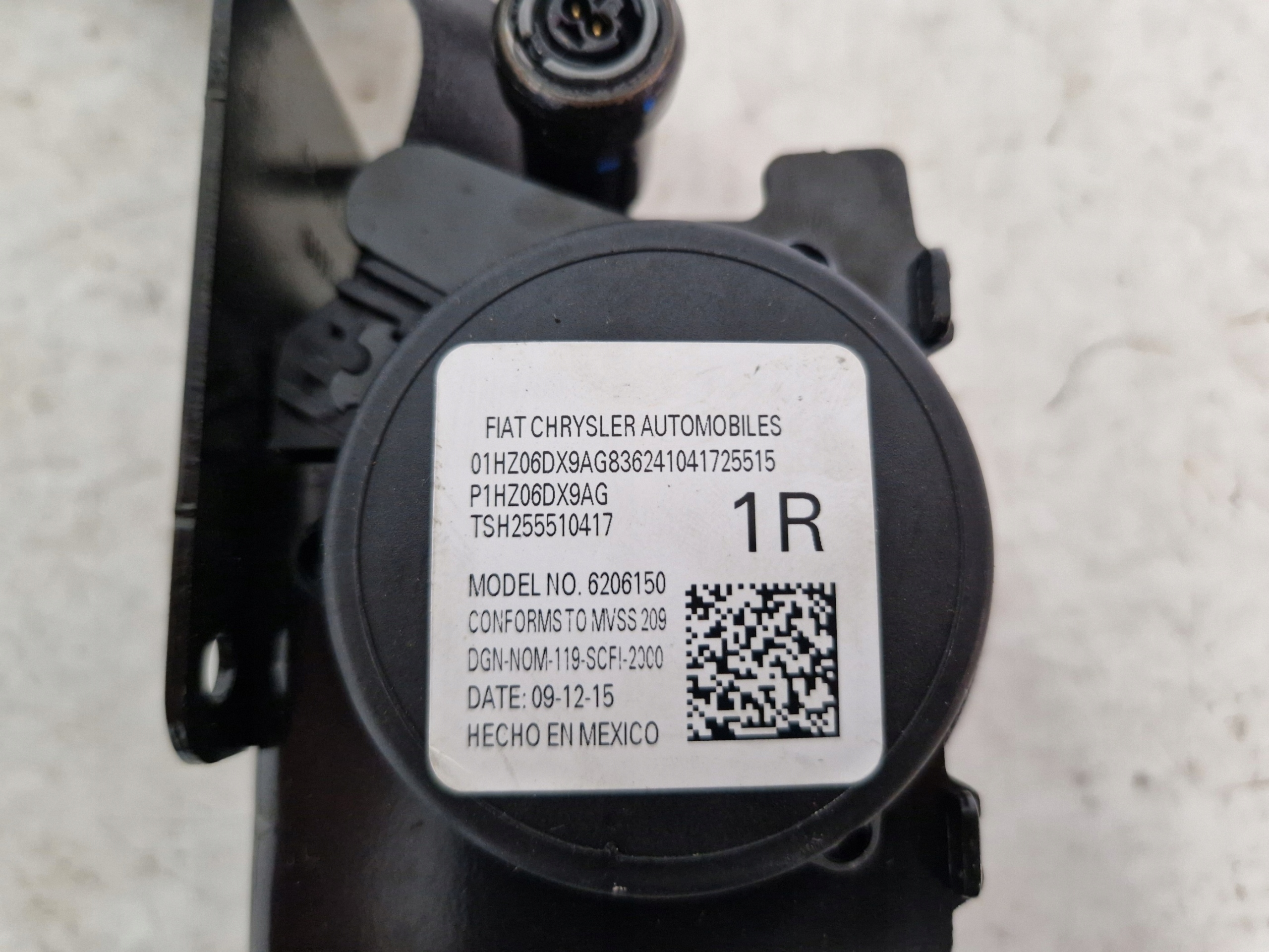 DODGE CHARGER 2015- tension belt safety left front front P1HZ05DX9AG