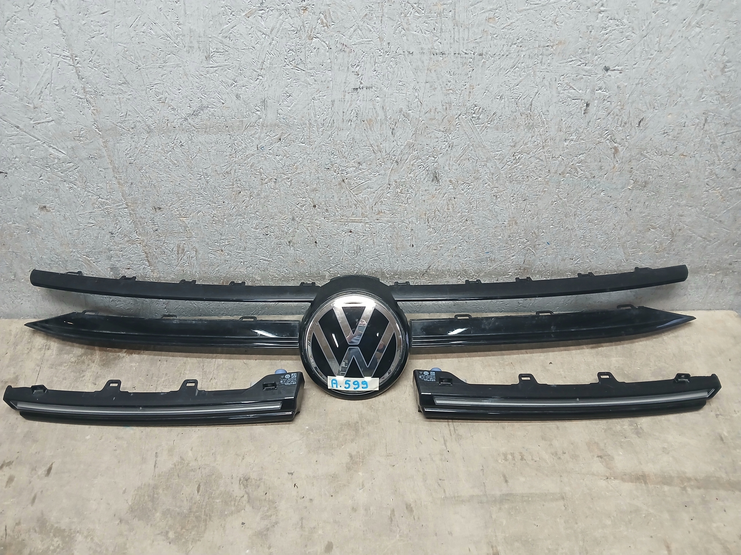 Grille RADAR LED VW GOLF VIII 8 5H0941600
