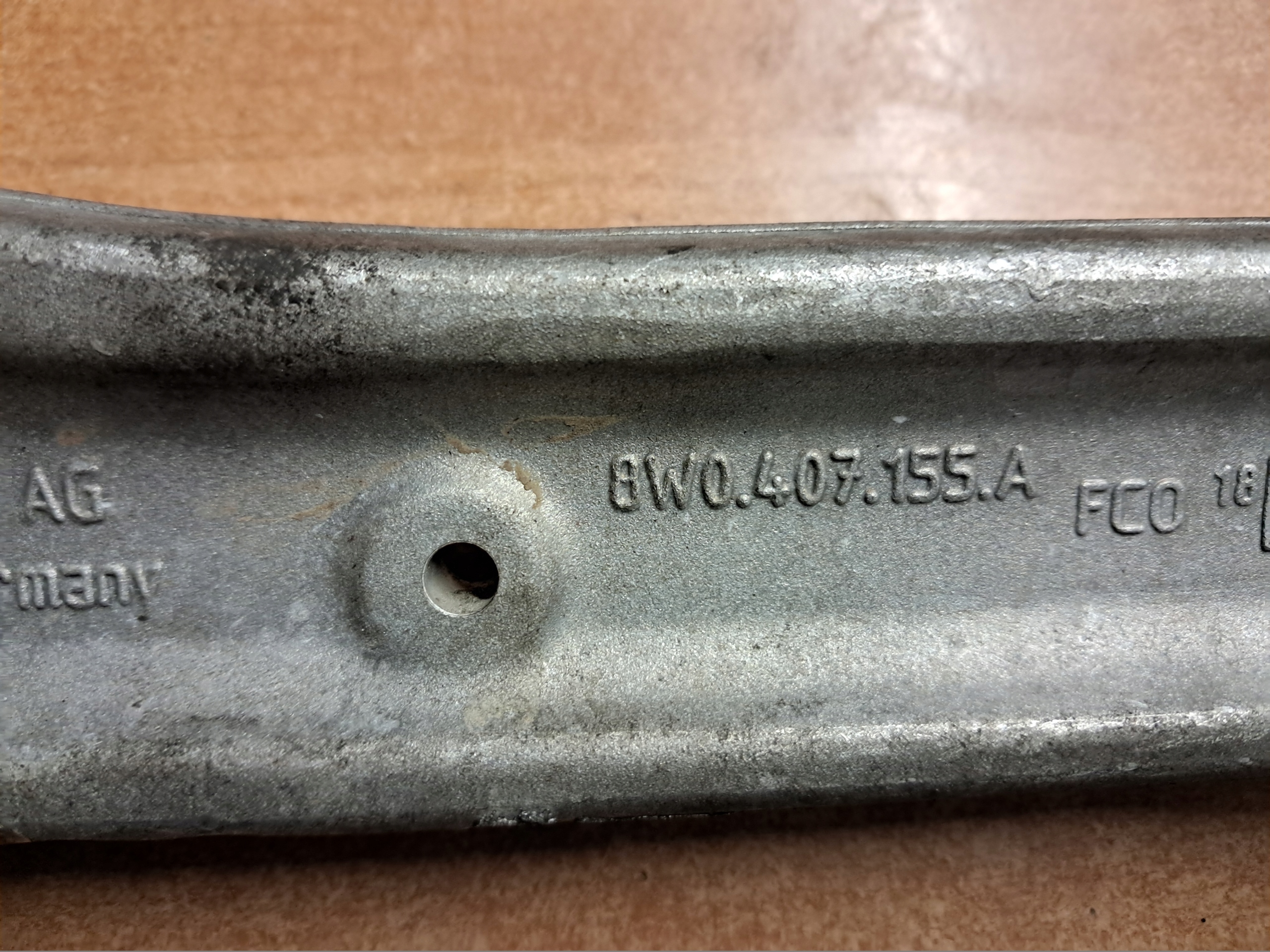 arm front left AUDI A4 B9 8W LIFT 19- 8W0407155A