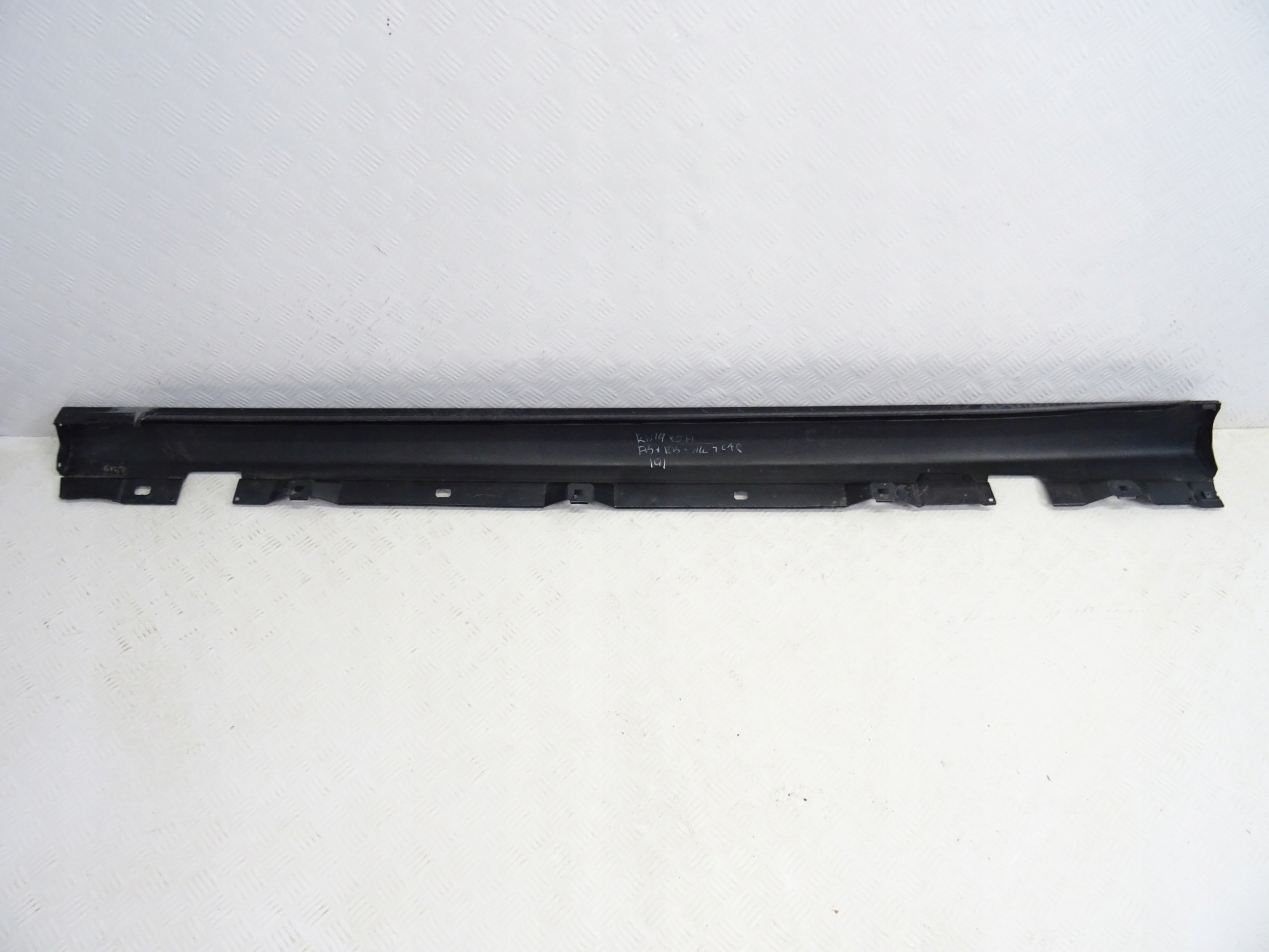 Mercedes A-Klasa 177 moulding threshold right
