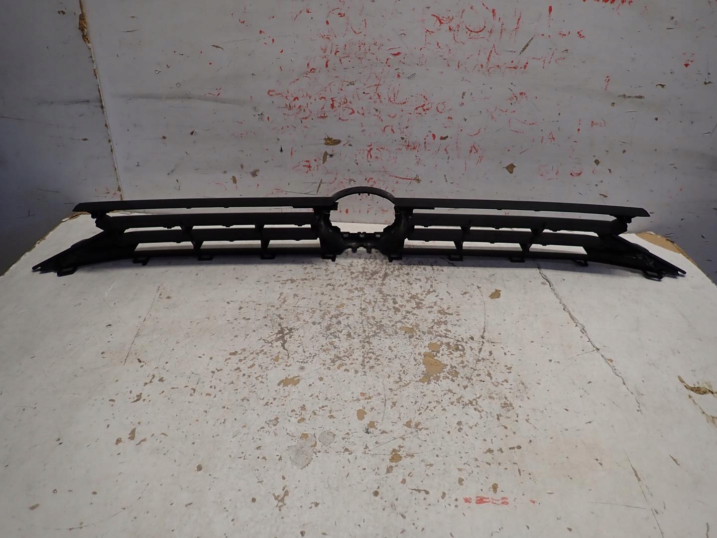 Grill VW TOURAN 2015- 5TA853653B