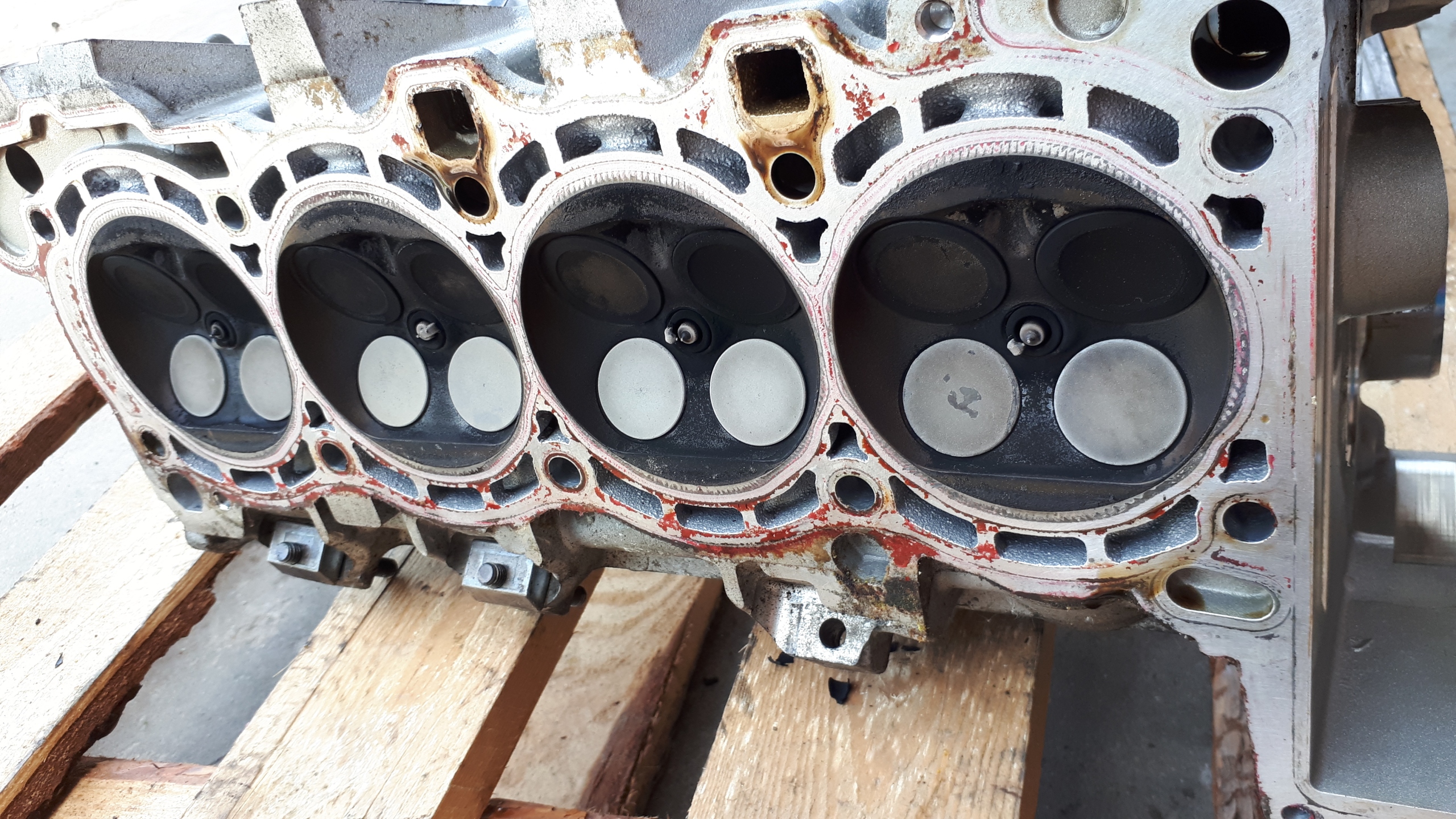 S6 C7 4G A6 hlava ventilů levá 4.0 TFSI S7 4G