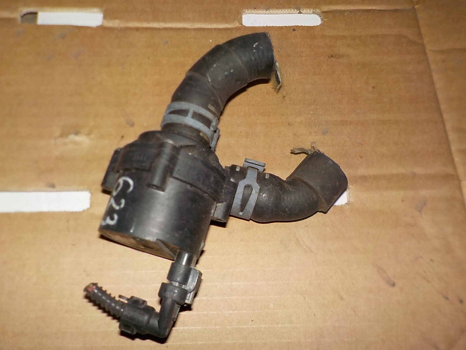 DODATKOWA POMPKA WODY GOLF VII 1.6TDI 5Q0965567J