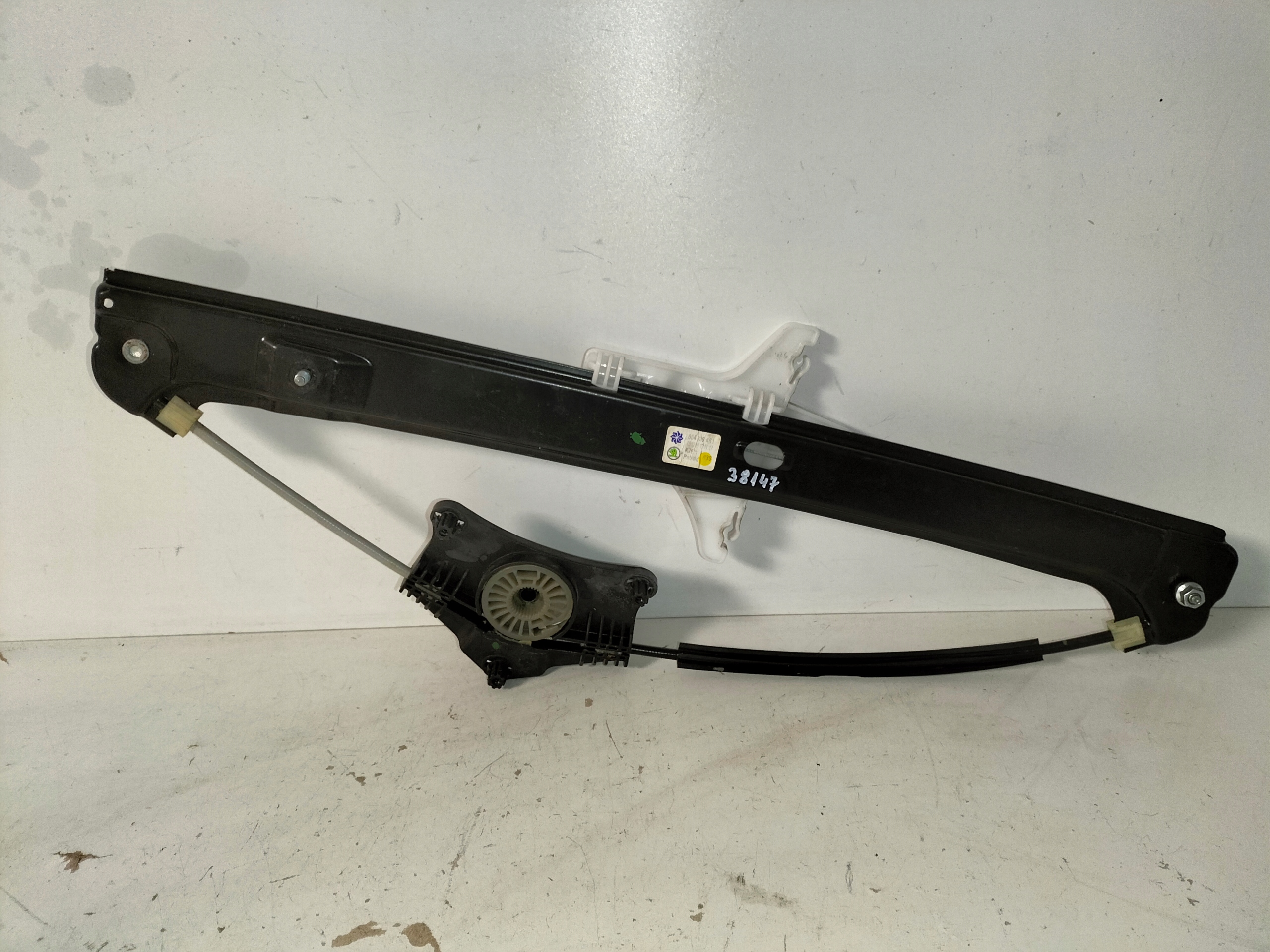 window regulator door tylnych rear part left SKODA SCALA 19
