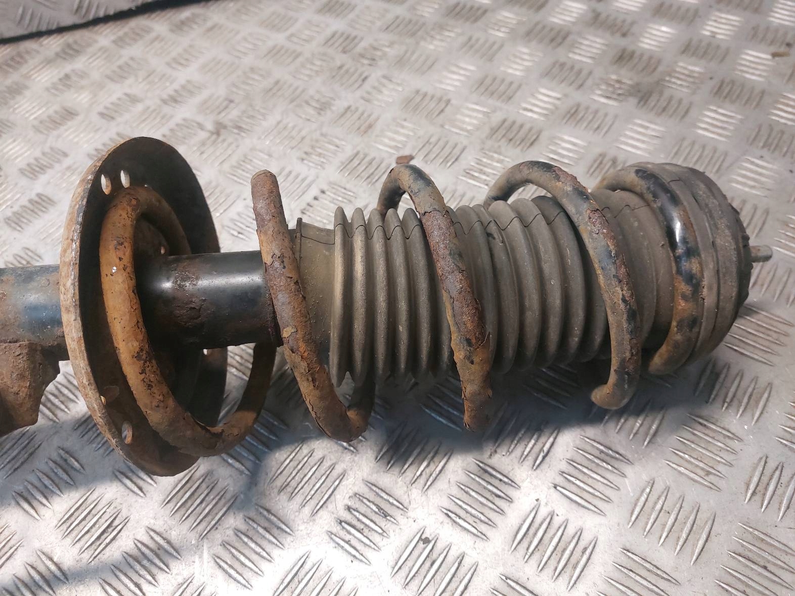shock absorber spring swing right front OPEL CORSA D 13214358