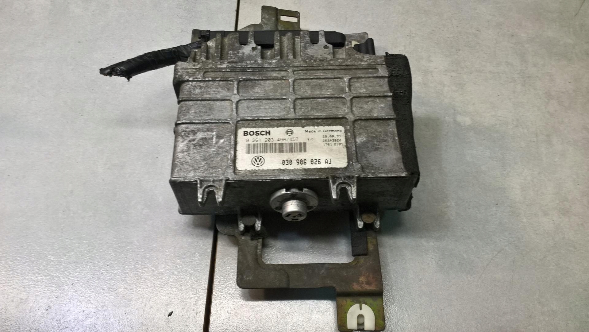 control unit computer of the engine VW POLO III 1.0 0261203