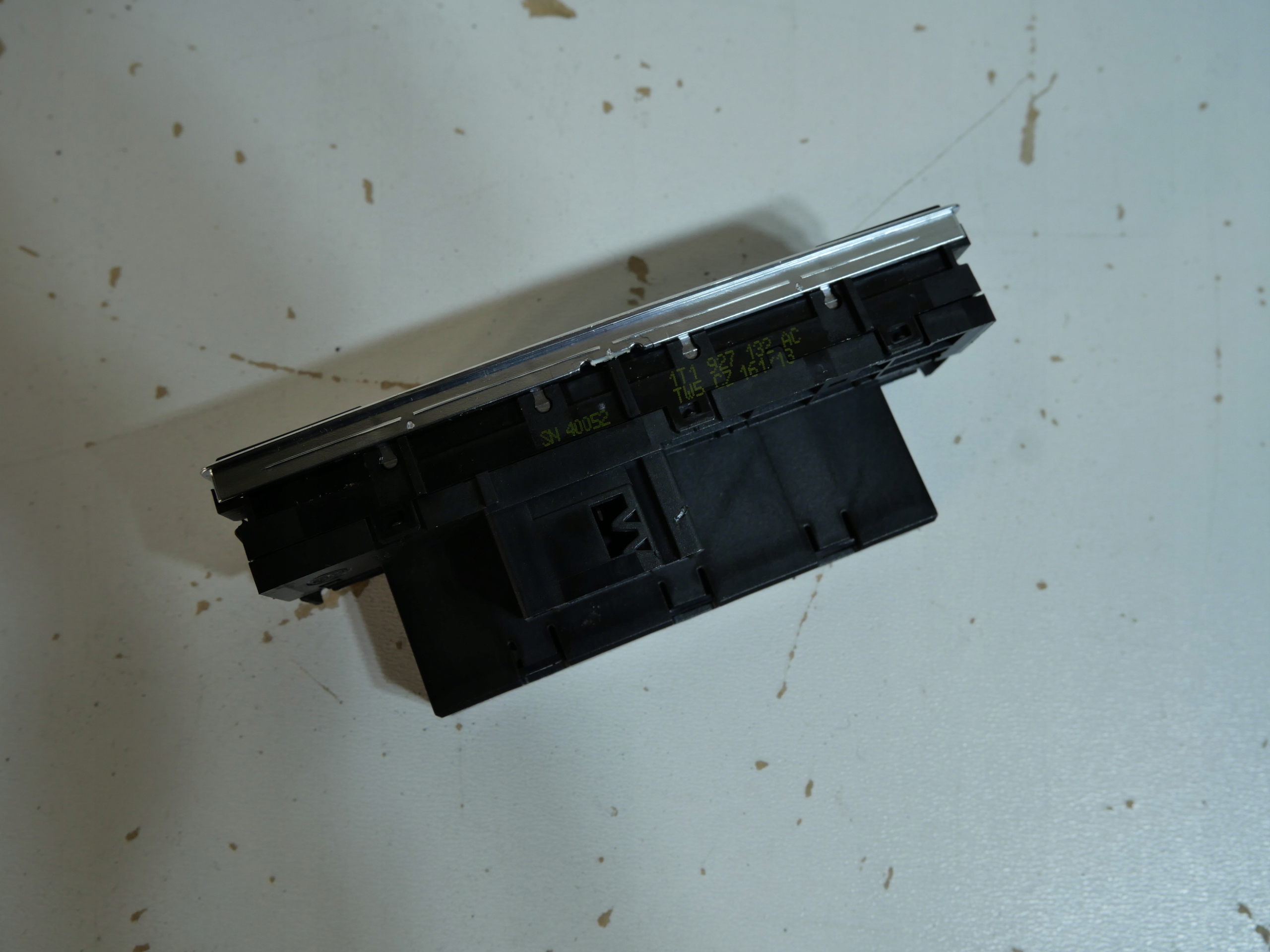 VW TOURAN II control panel 1T1927132AC