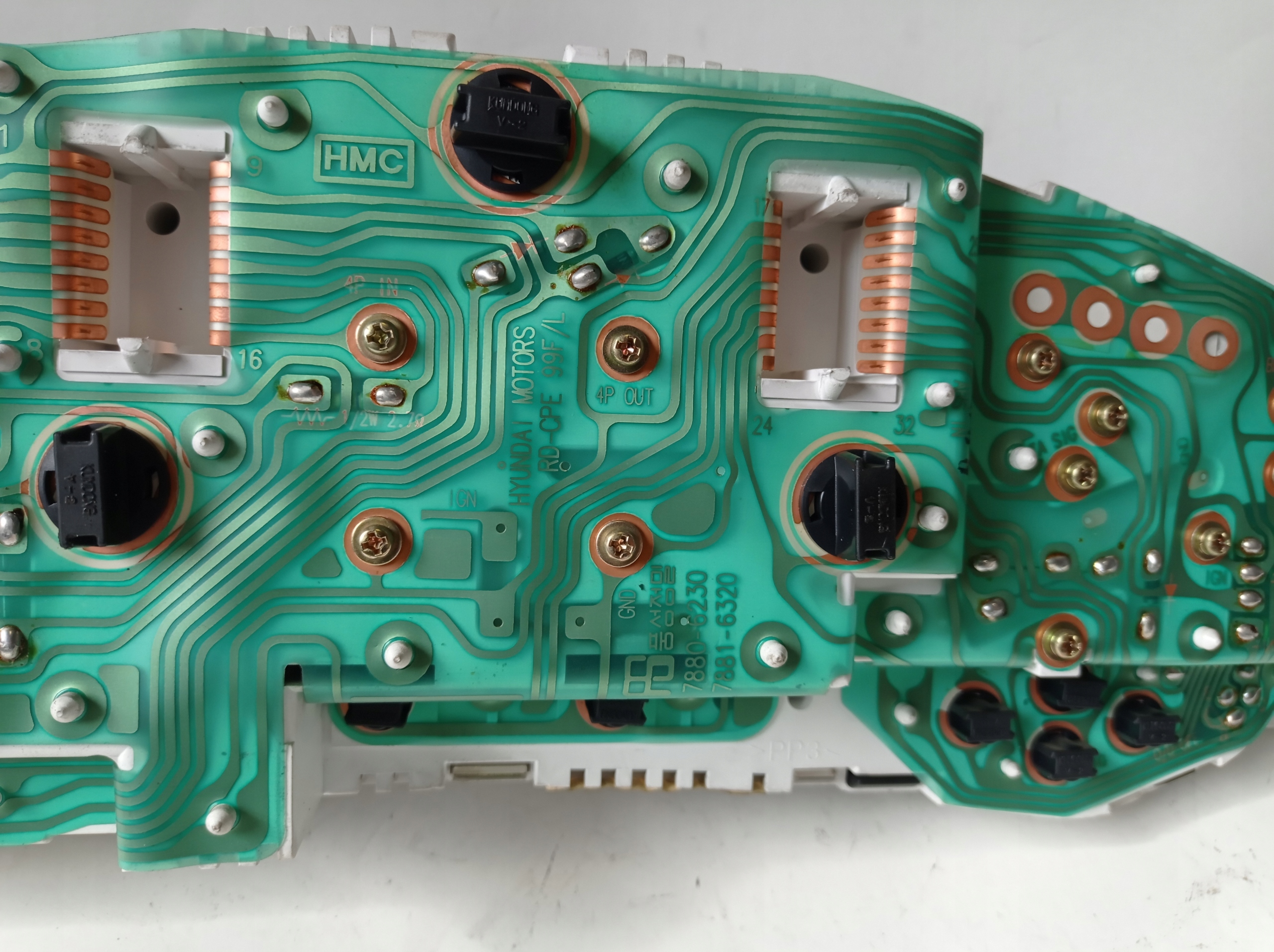 спидометр часы Hyundai Купе 2.0 9400427030