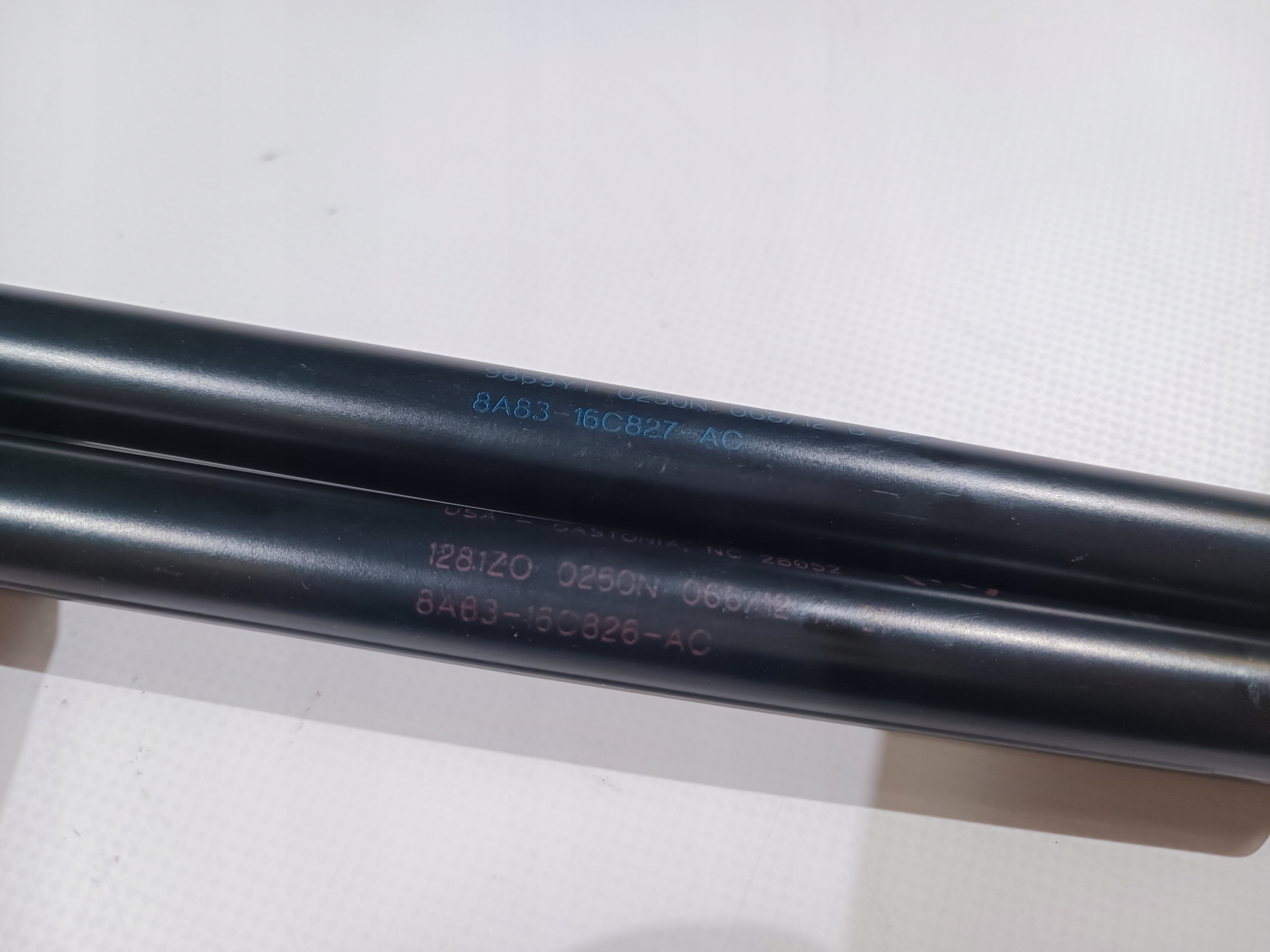 damper silowniki bonnets komplet Ford Flex