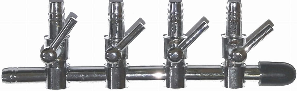 

Rozdzielacz z 4 zaworkami redukcyjnymi, miedziany