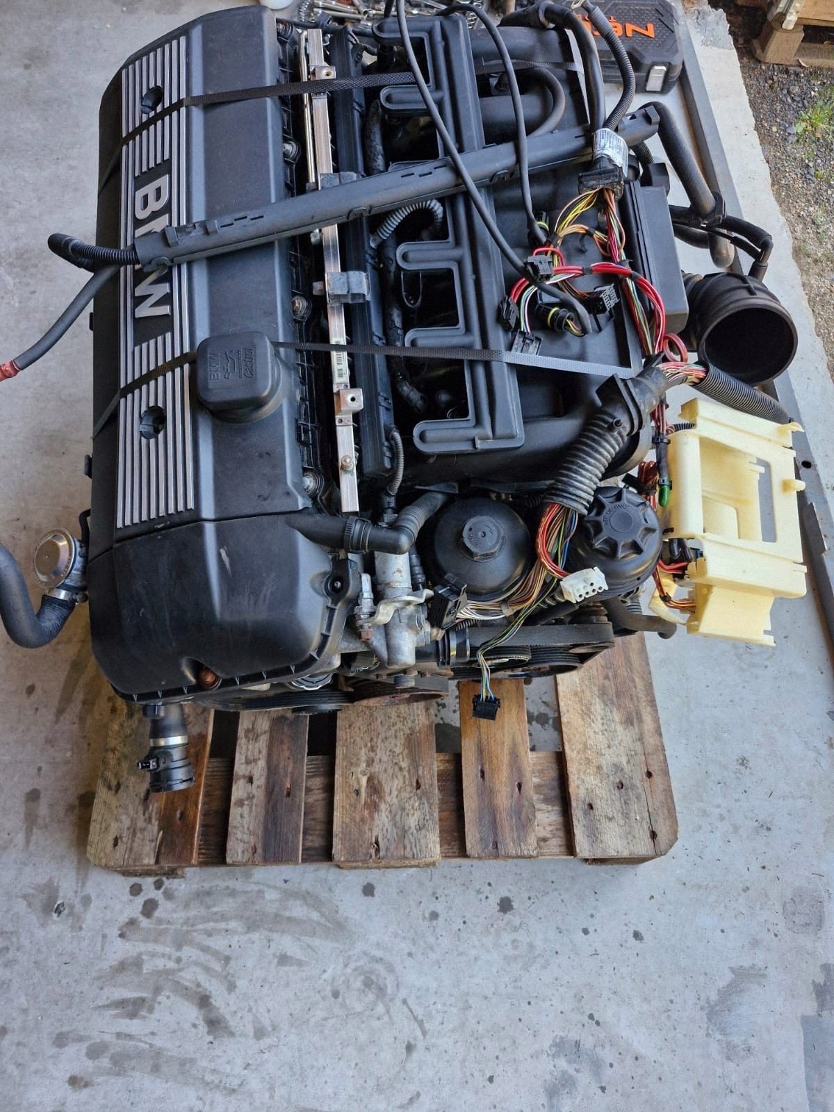 BMW 3 E46 E83 motor kompletní 170KM M54B22