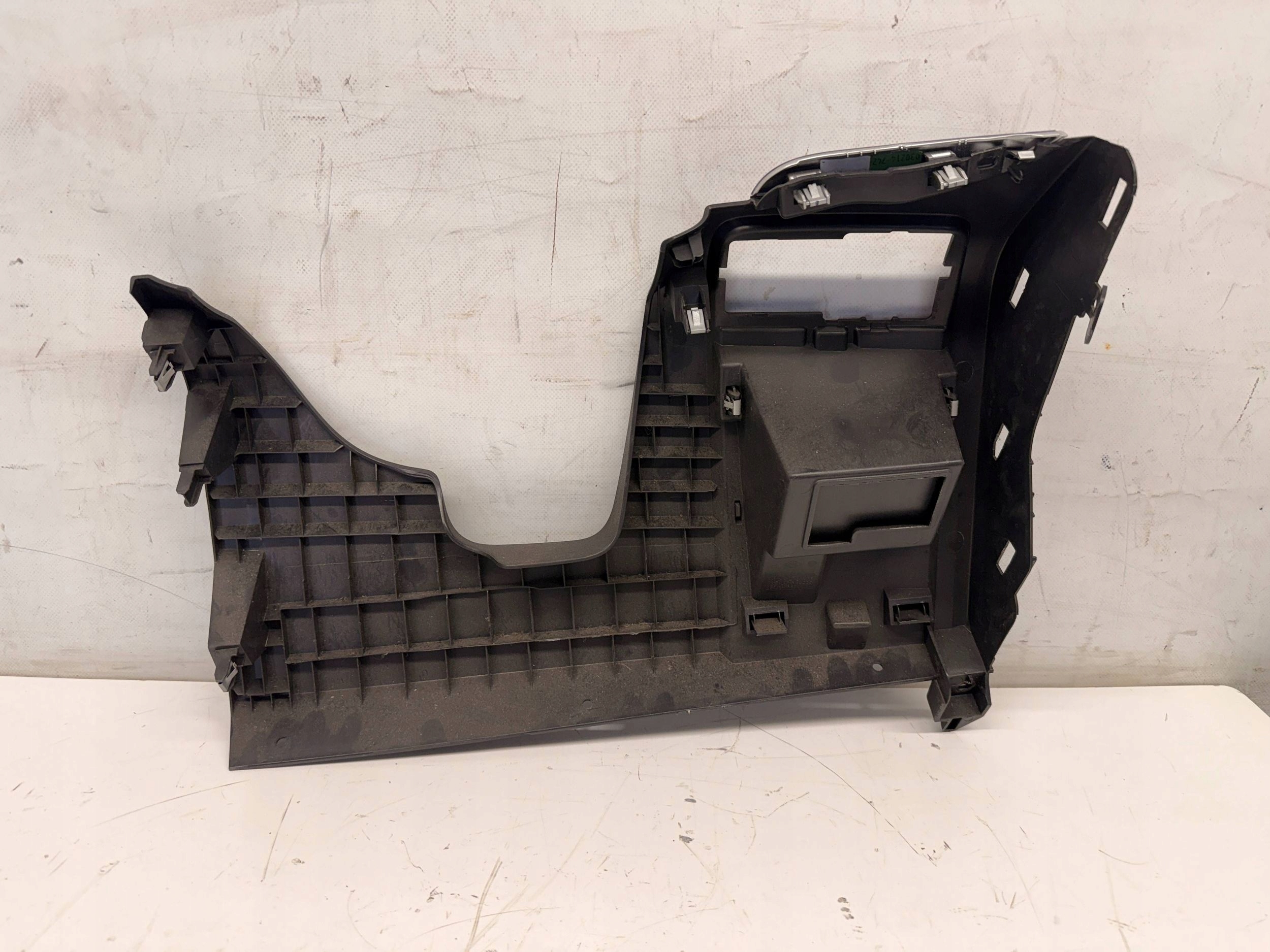 Renault Scenic III fedél deski 689210049R