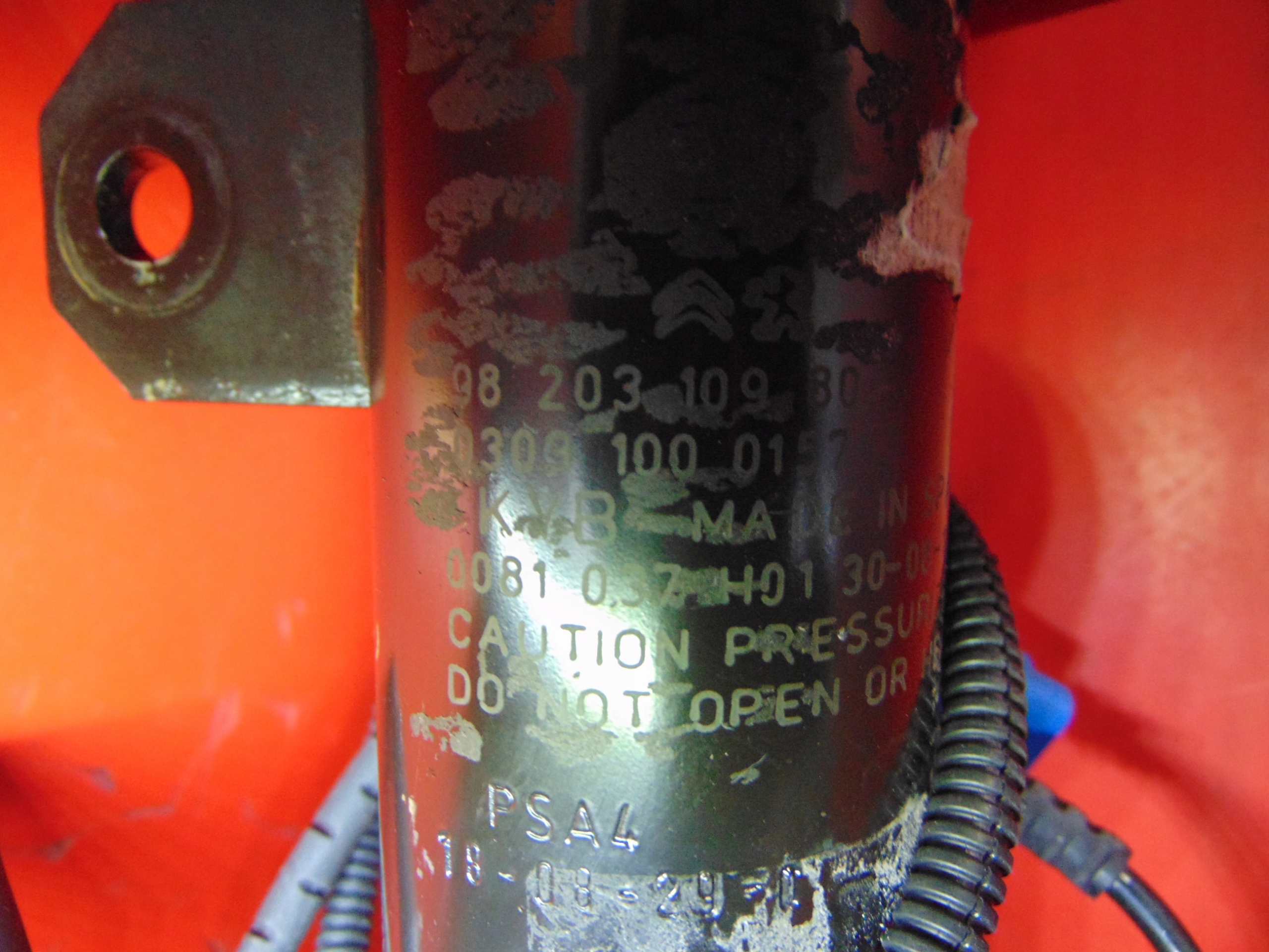 PEUGEOT 208 and 1.5 HDI swing shock absorber left