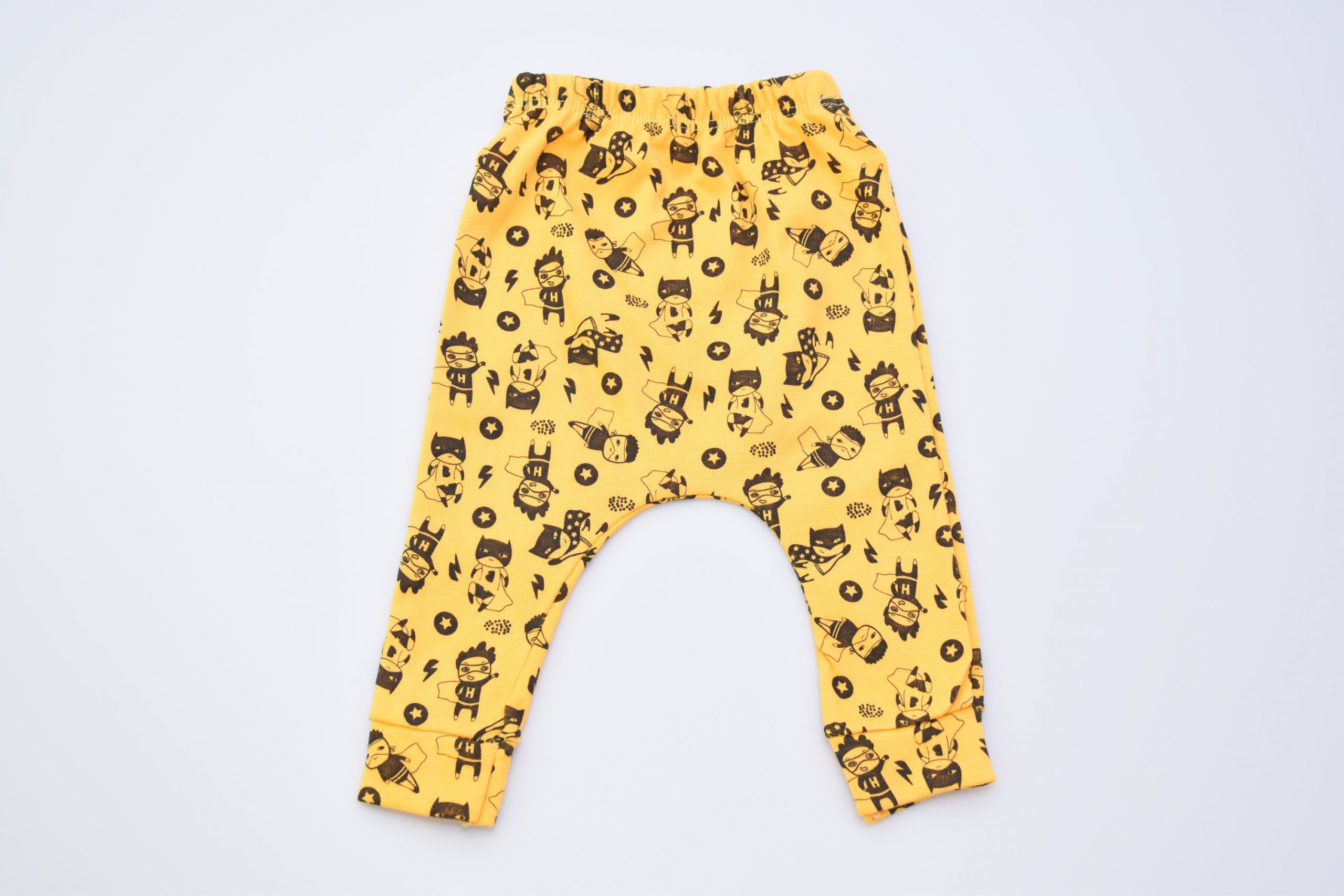 ZESTAW UBRANEK BODY SPODNIE CZAPKA PREZENT KOT R74 Rozmiar (new) 74 (69 - 74 cm)