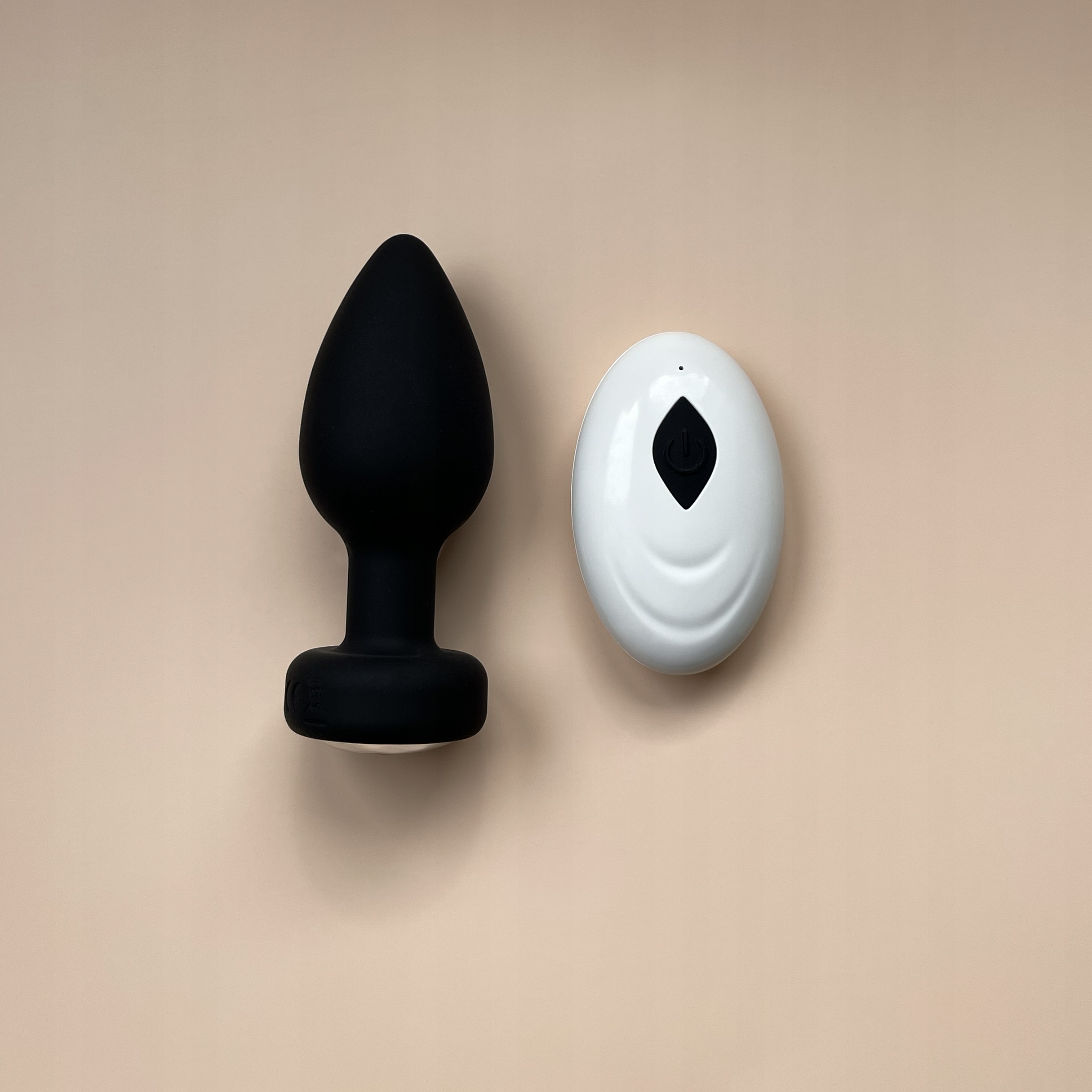 Korek Analny Wibrujący Maly z Pilotem Anal Plug 10 Trybów 9 cm x 3,5 cm