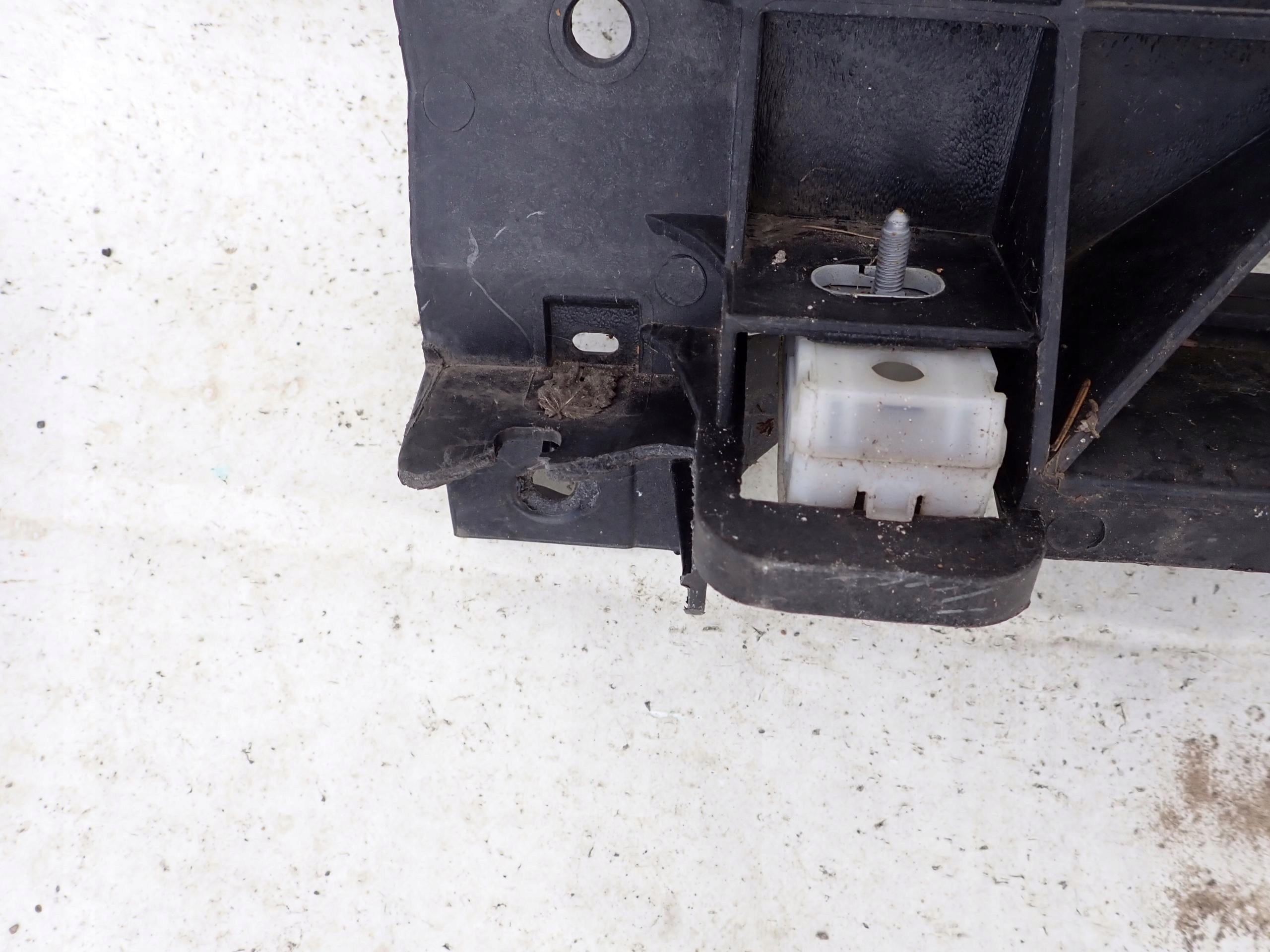 PEUGEOT 3008 II 16- pillar GORA supports front