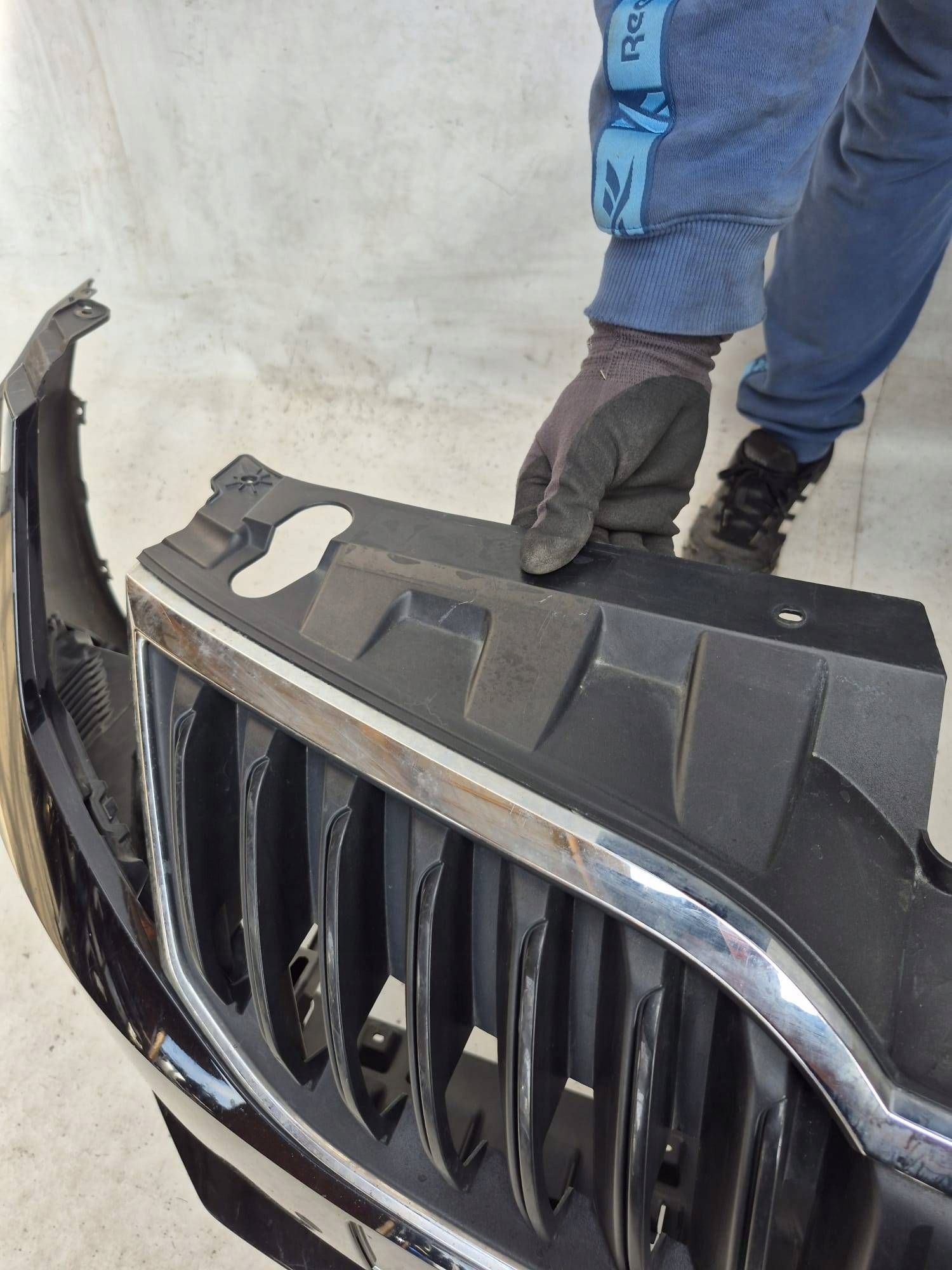 SKODA OCTAVIA III LIFT 17- bumper front front 4XPDC SPR 5E0807221N
