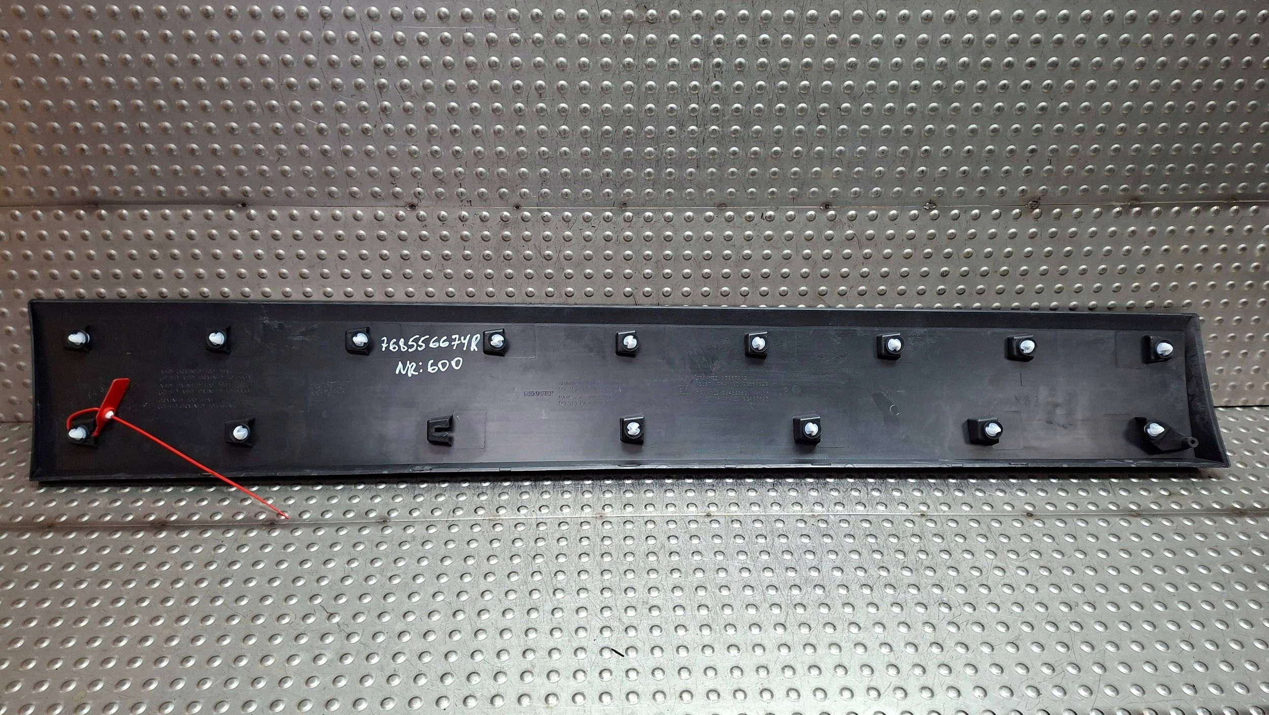 moulding side left 768556674R FIAT TALENTO RENAULT TRAFIC III 2014