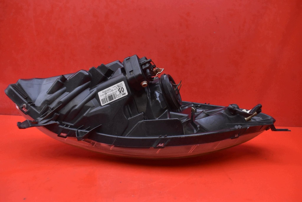 REFLEKTOR left light front EU 81150-0D330 TOYOTA YARIS 2 II 05-09