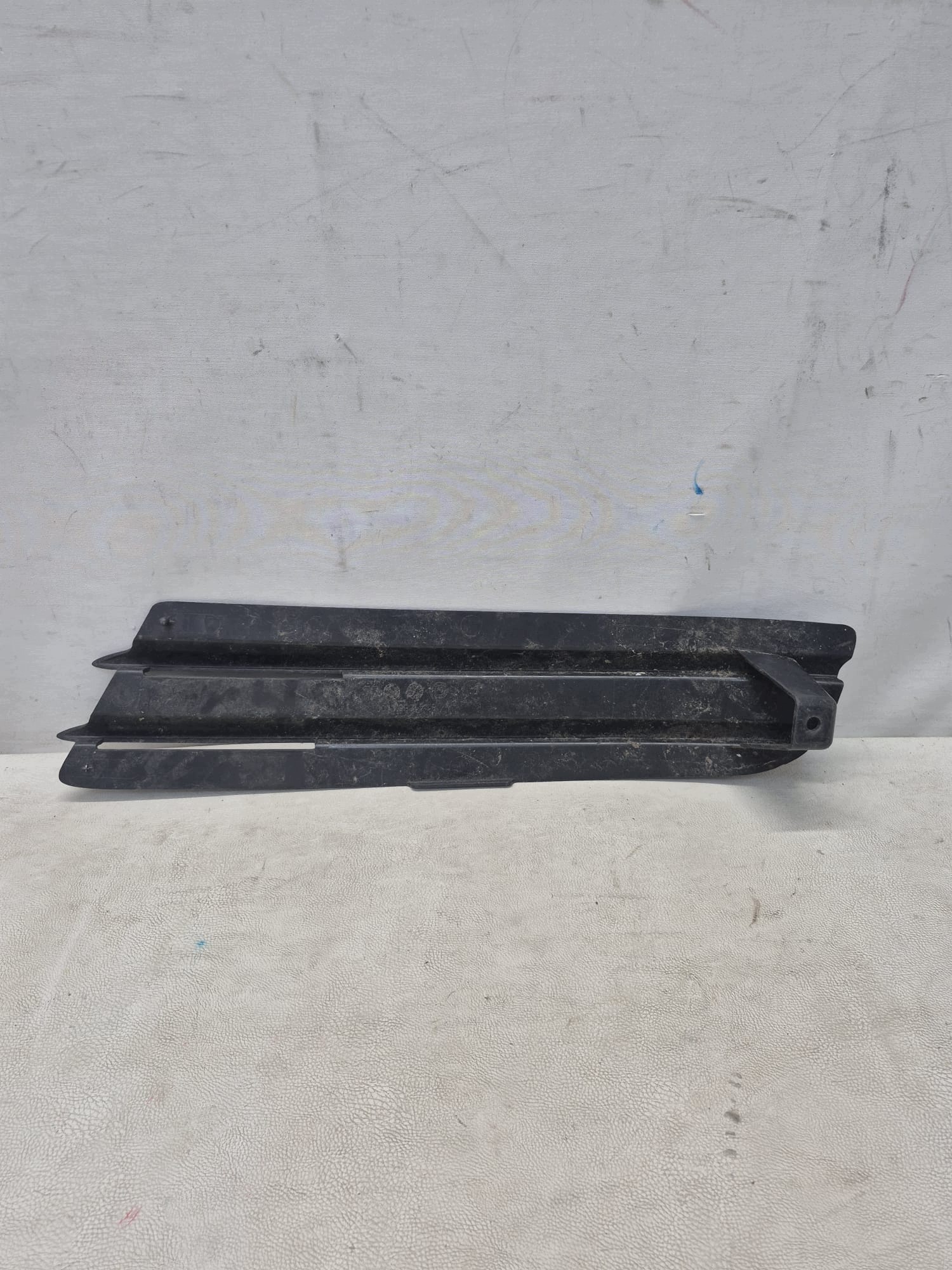 MAN TGX grid spoiler of a bumper right front 81416850100
