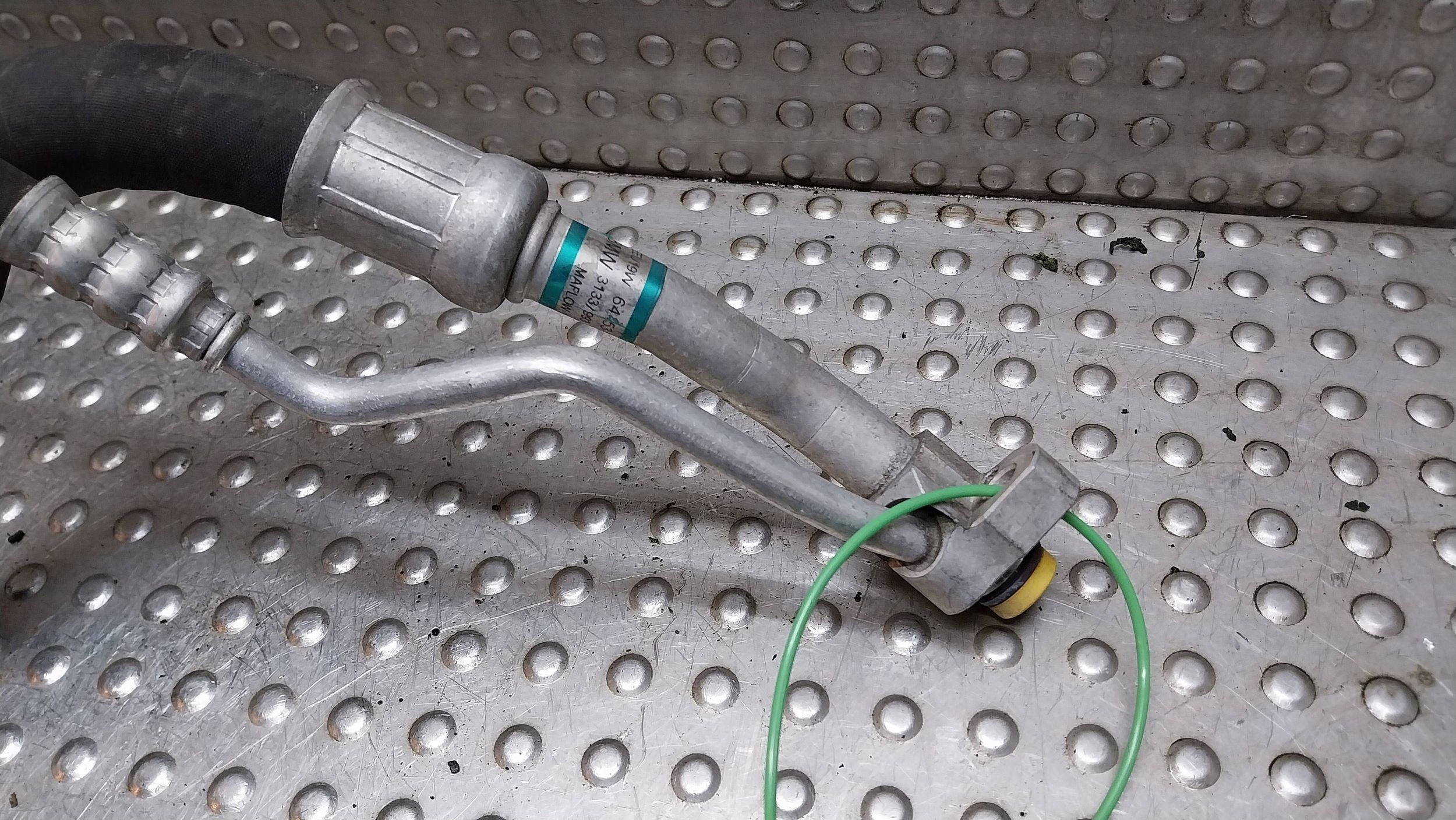 vedení klimatizaci 9168366 BMW E87 E90 E91 E92 2.0i N43
