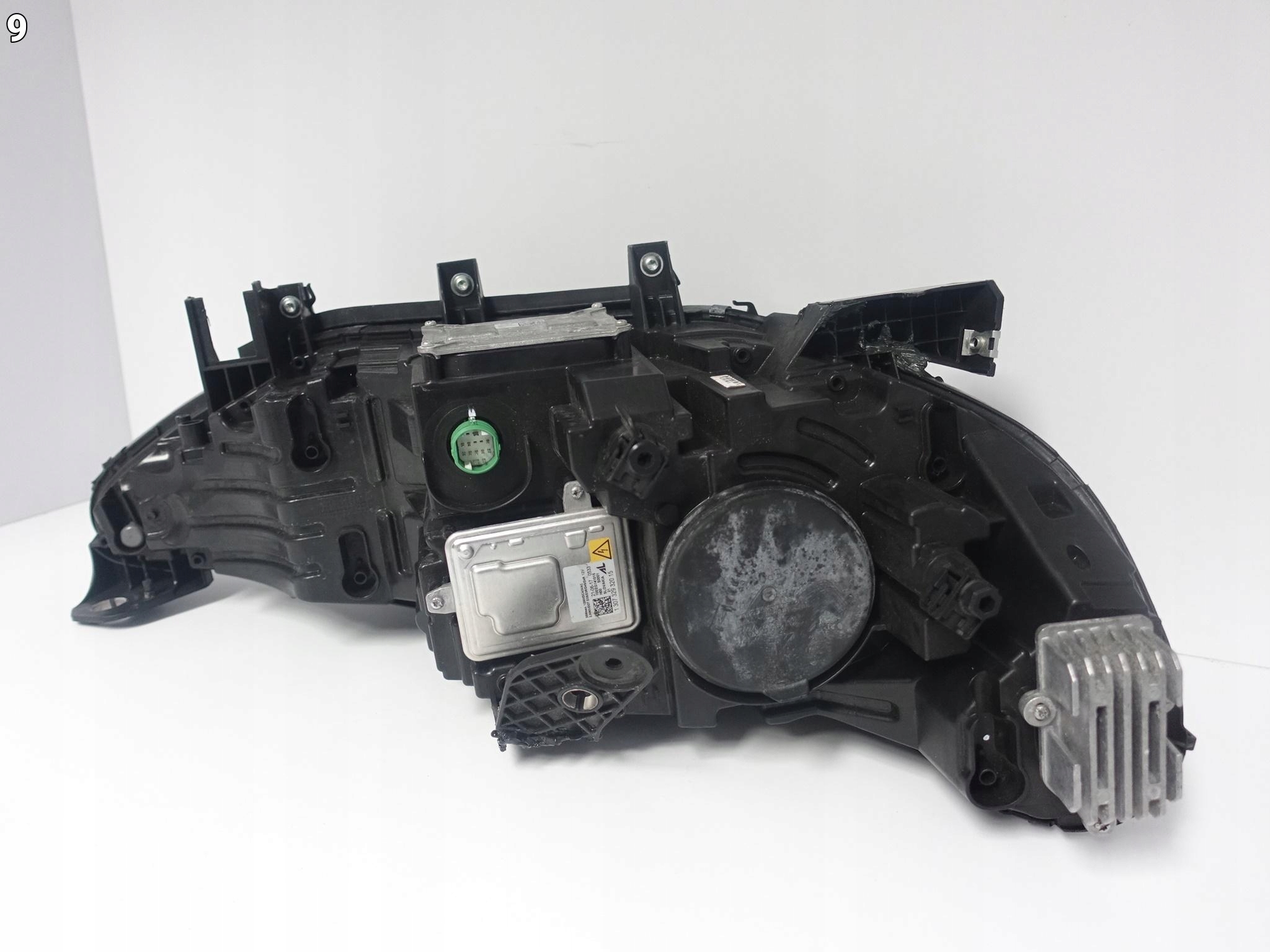 ALFA ROMEO STELVIO 16- XENON+LED SKRETNA left light front EU