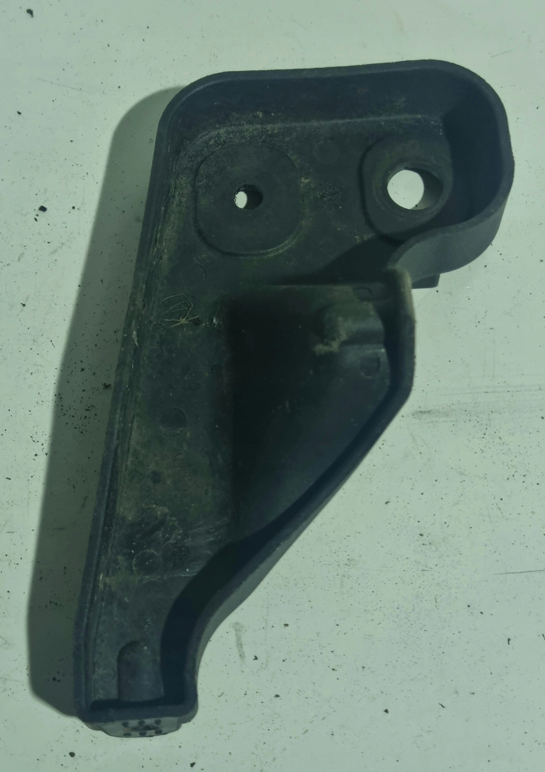 AUDI A3 8P holder bumper bracket left rear part DOL 8P3807329