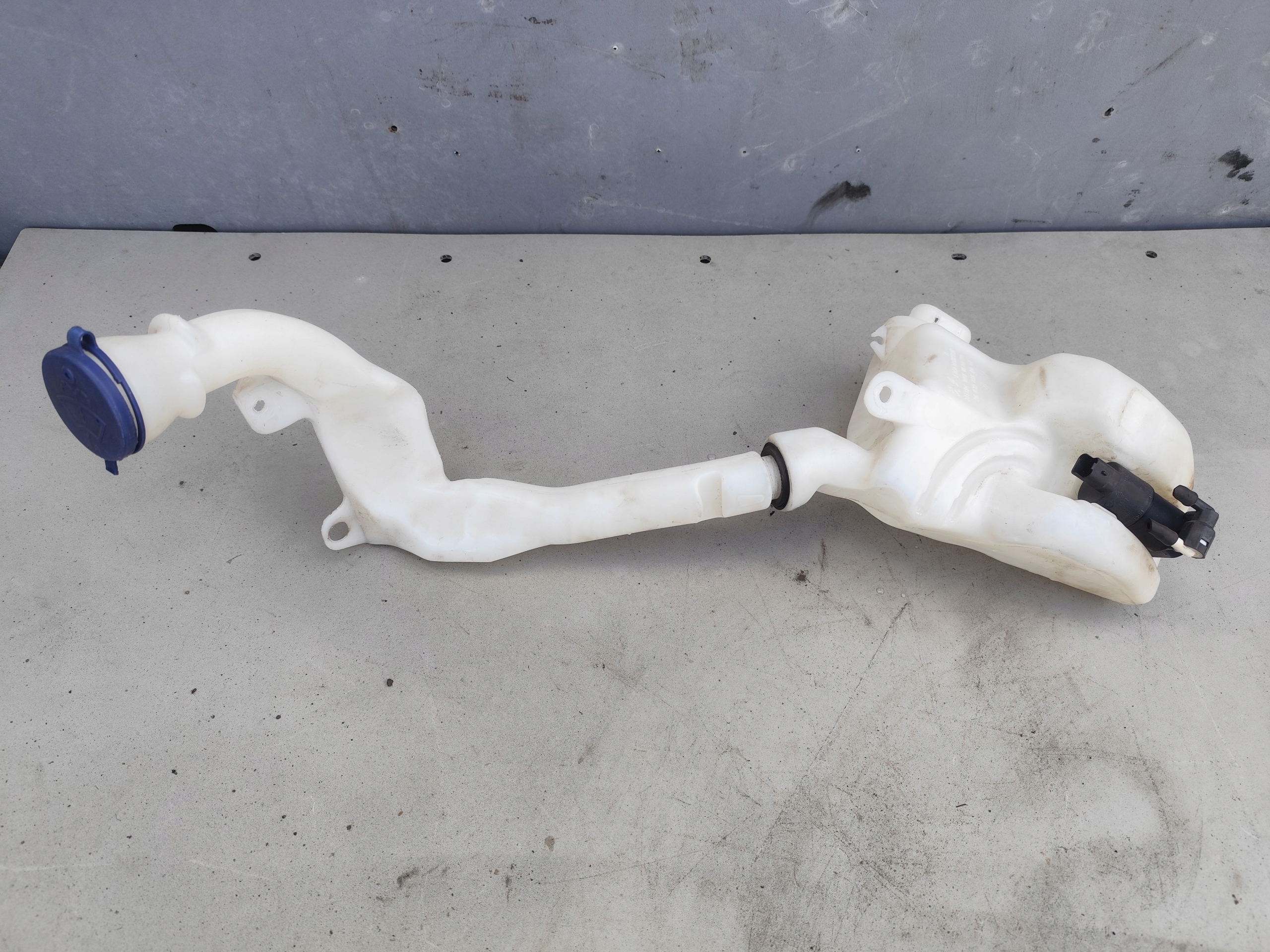 CITROEN C3 III washer fluid tank