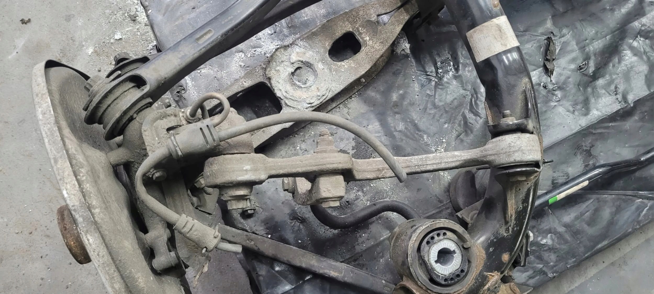 A5 8W Балка подвески зад подрамник 8W0505235AG A4 B9