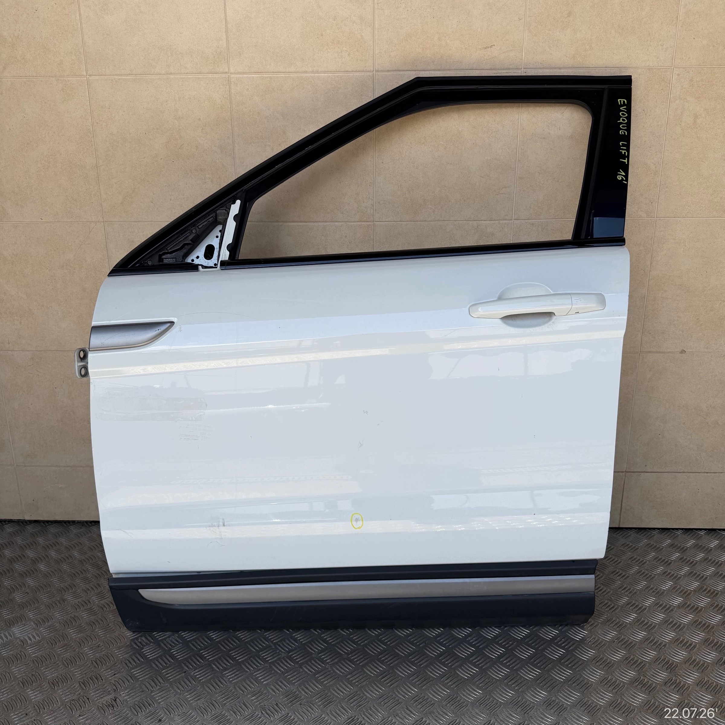 door complete front left LAND ROVER EVOQUE LIFT 2016 ROK does not have windows