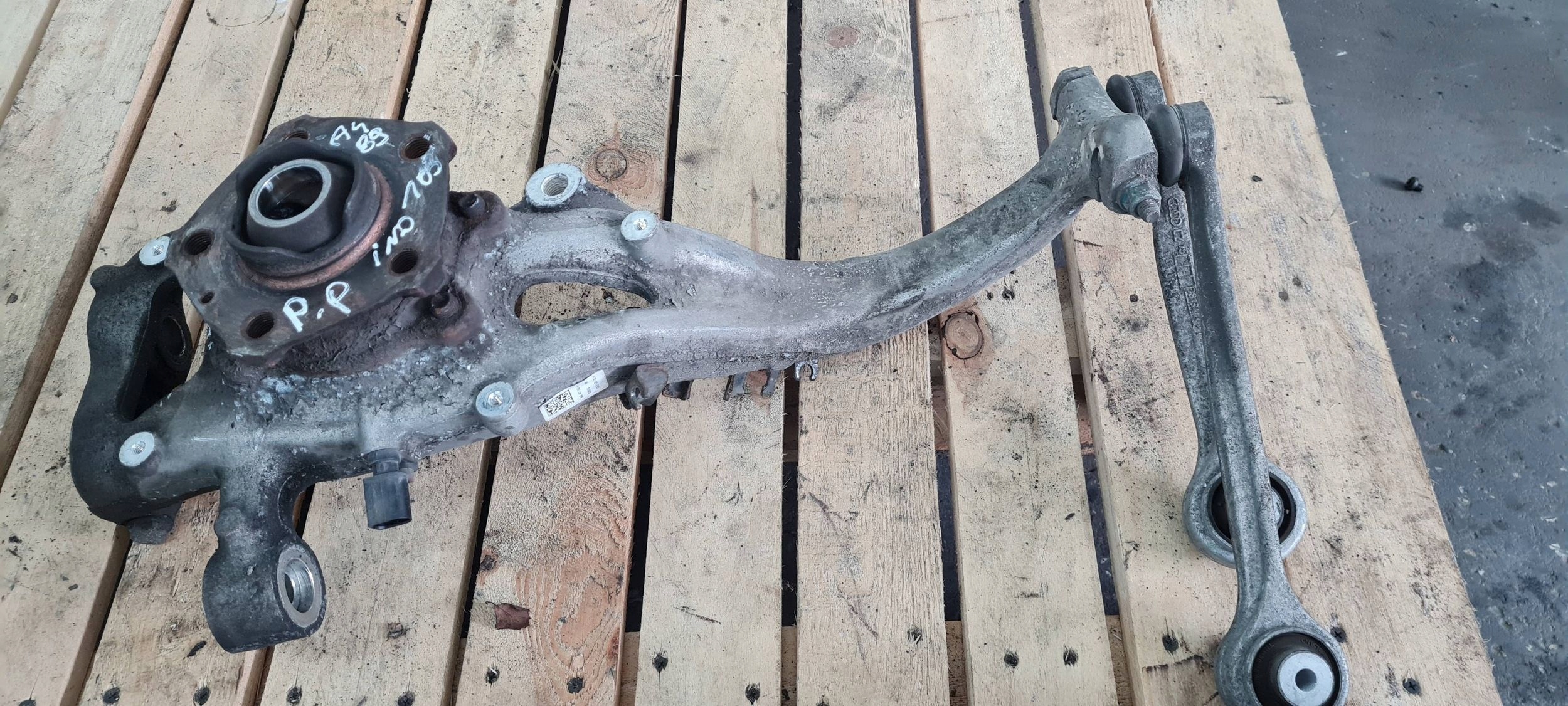 A4 B9 8W swing right right front 2.0 TDI 8W0407254F 8W0407560 A5 8W