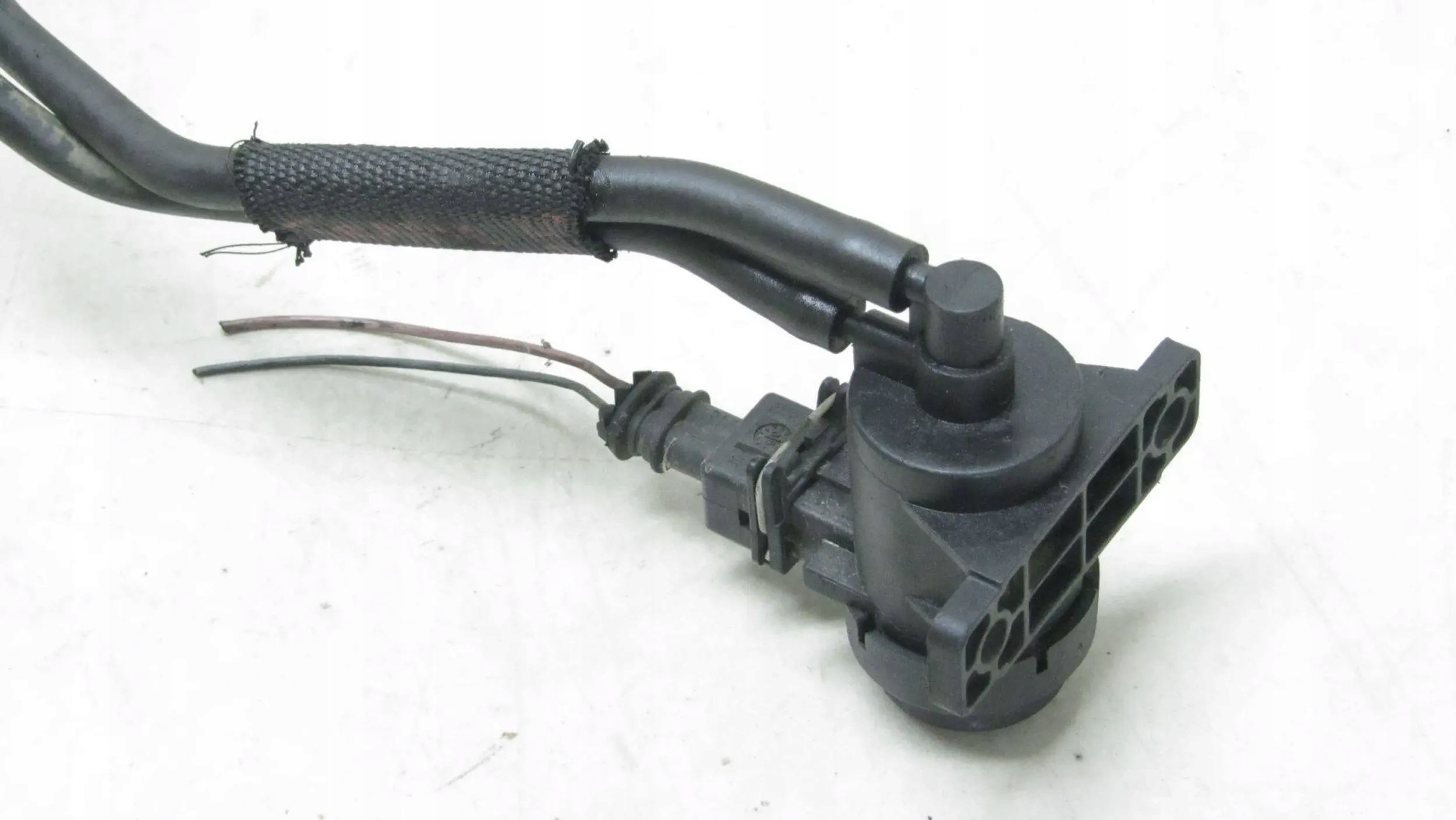 TRAFIC VIVARO II 2.0 ZAWÓR PODCIŚNIENIA 7700113071 Producent części Opel OE